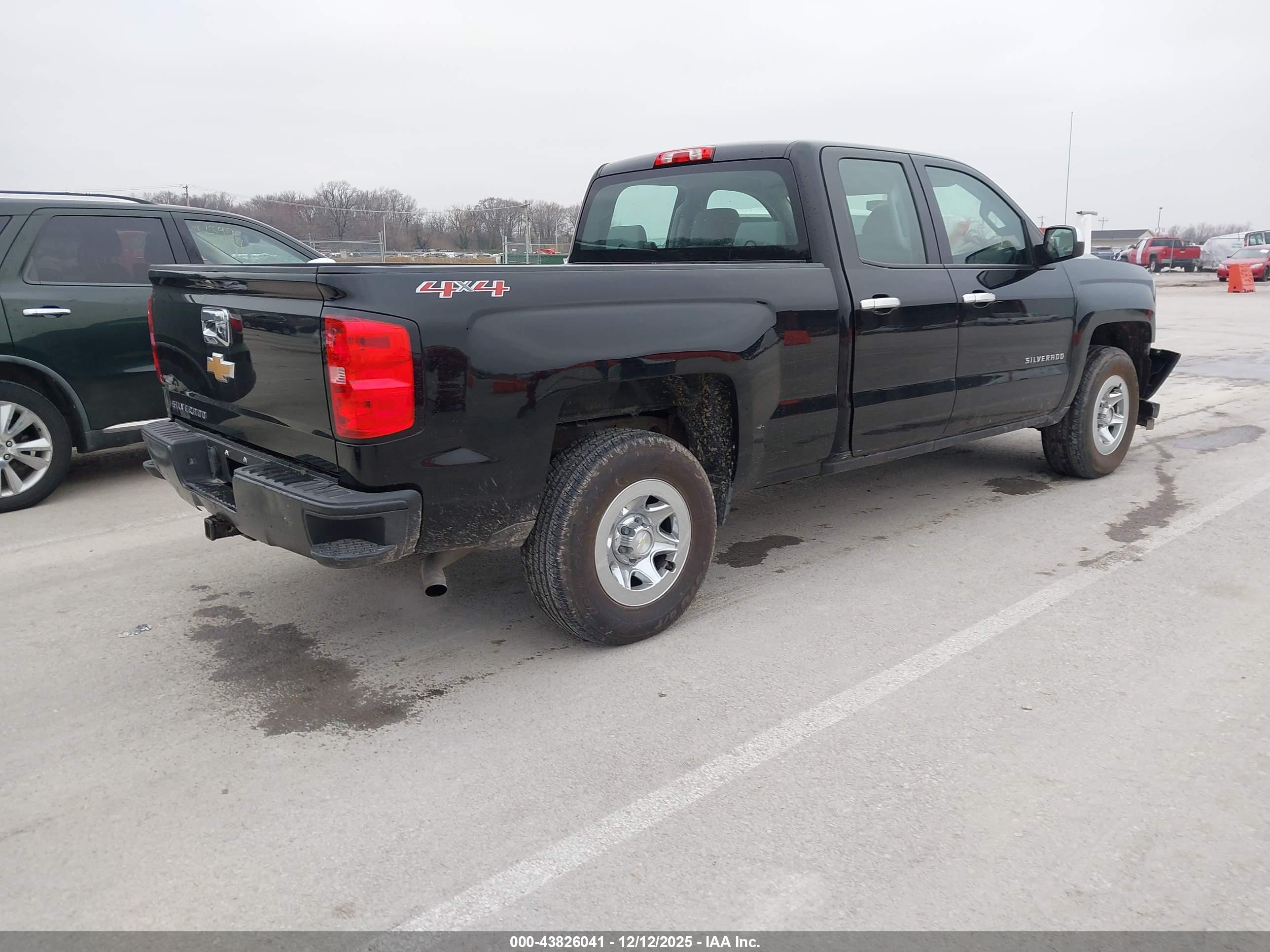 CHEVROLET SILVERADO image 4