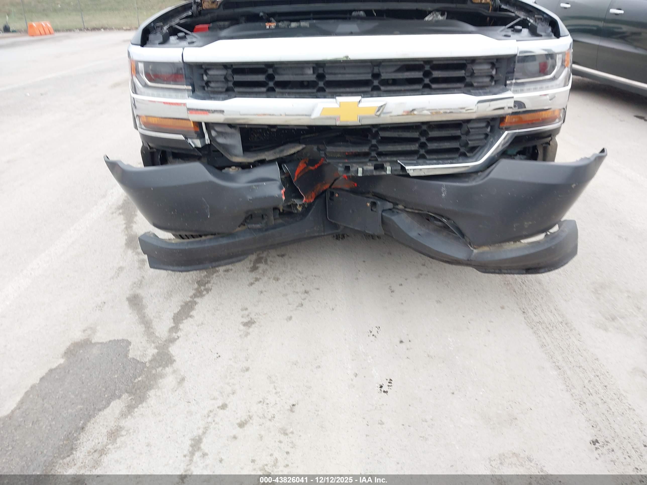 CHEVROLET SILVERADO image 6