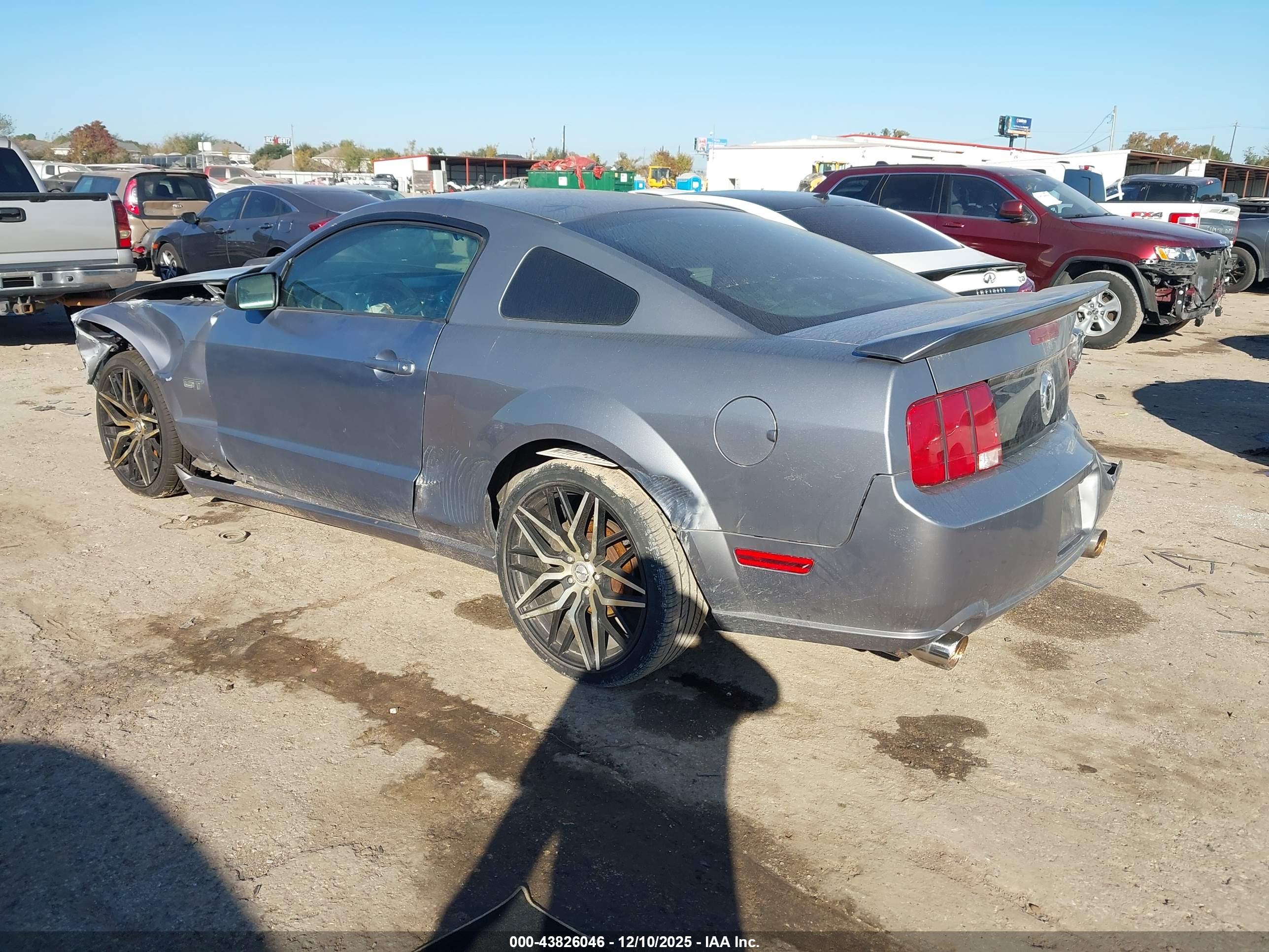 FORD MUSTANG image 3
