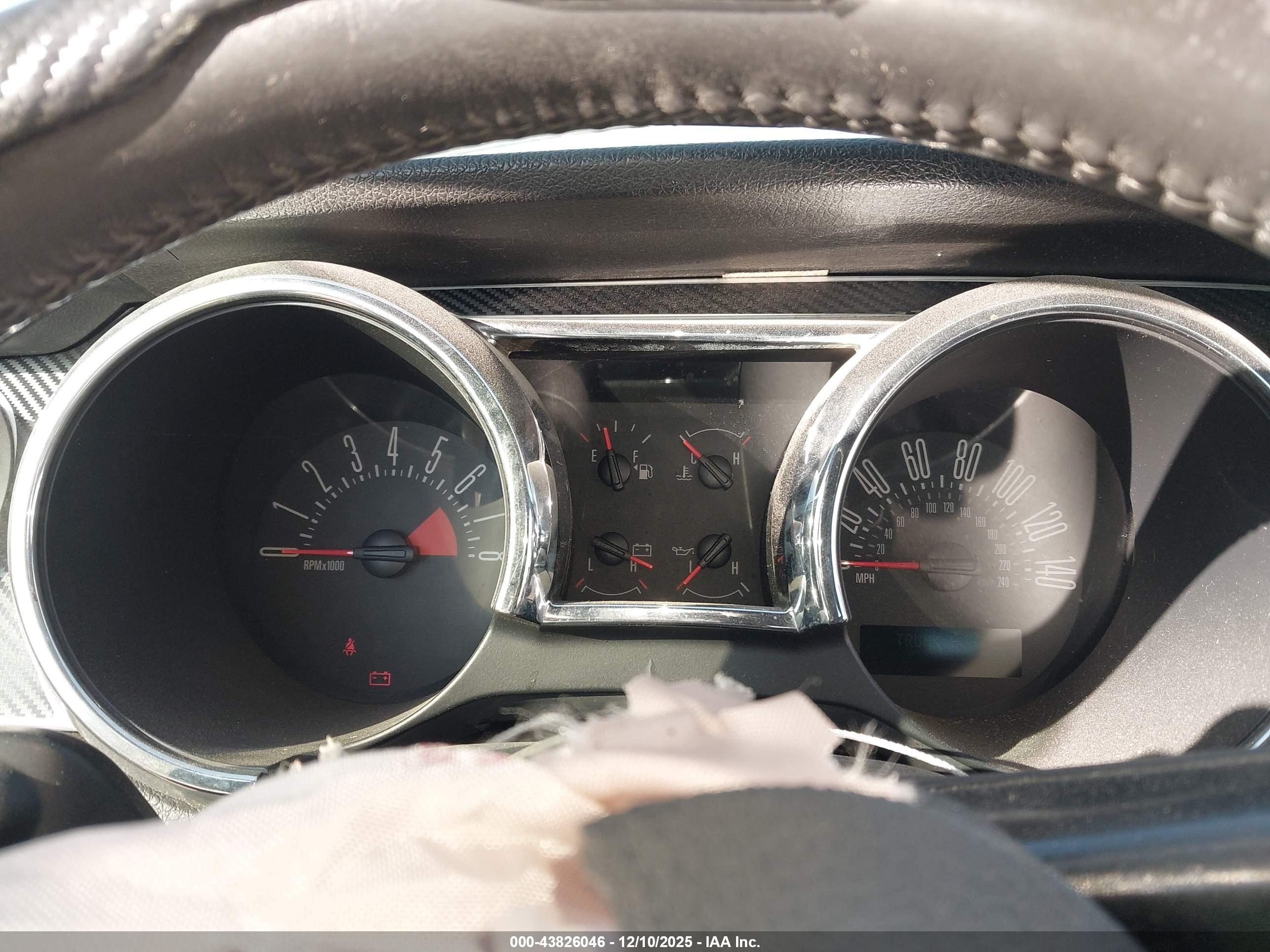 FORD MUSTANG image 7