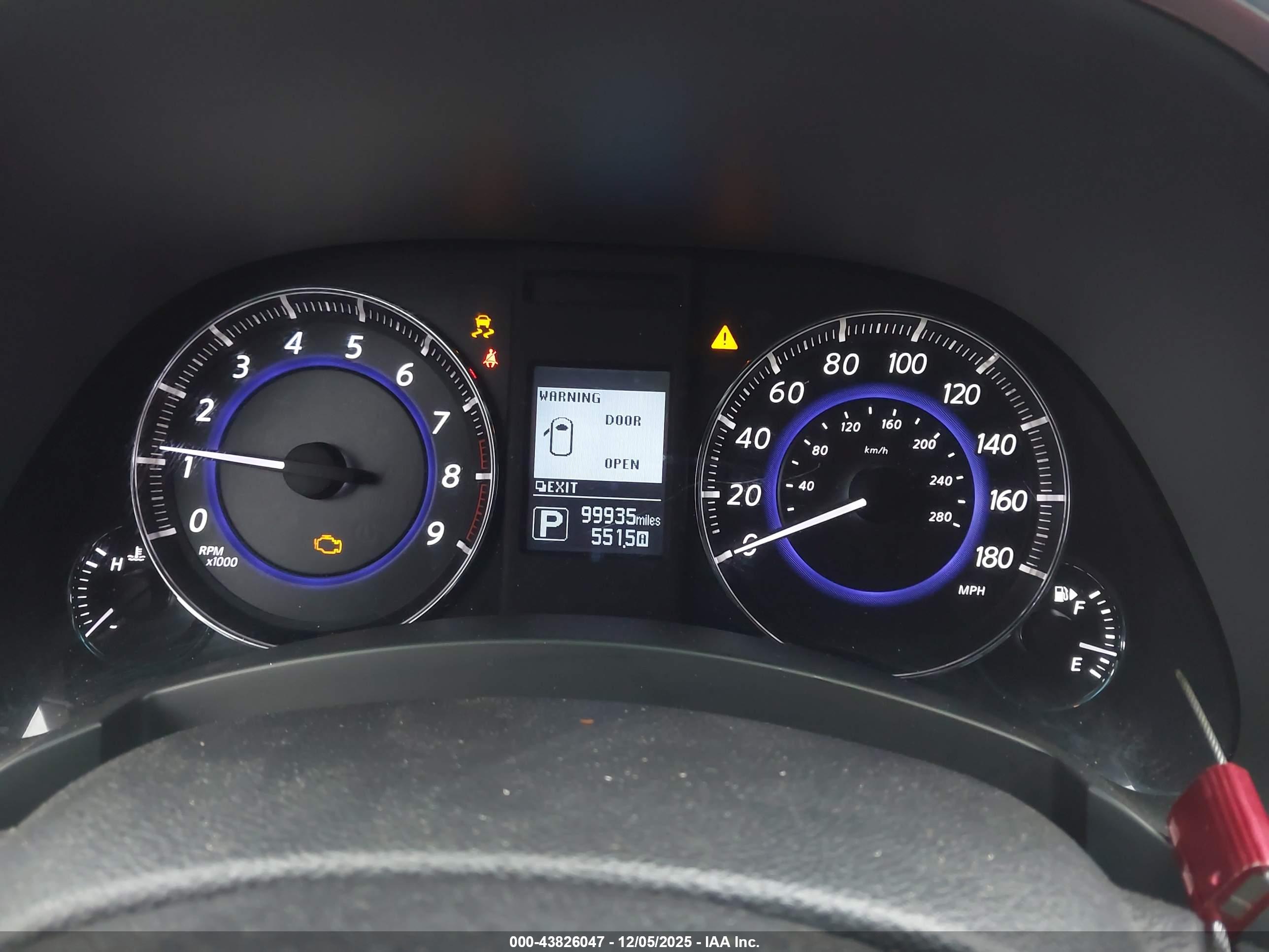 INFINITI QX70 image 7