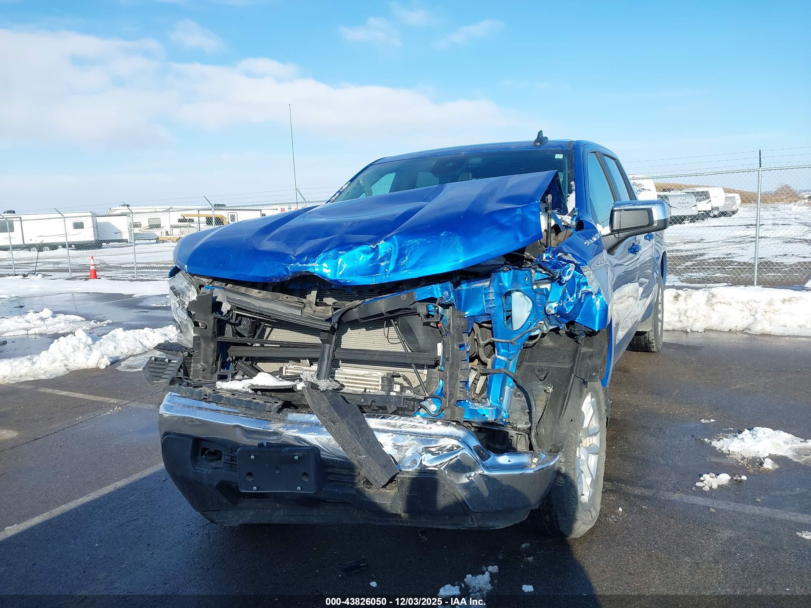 CHEVROLET SILVERADO image 6