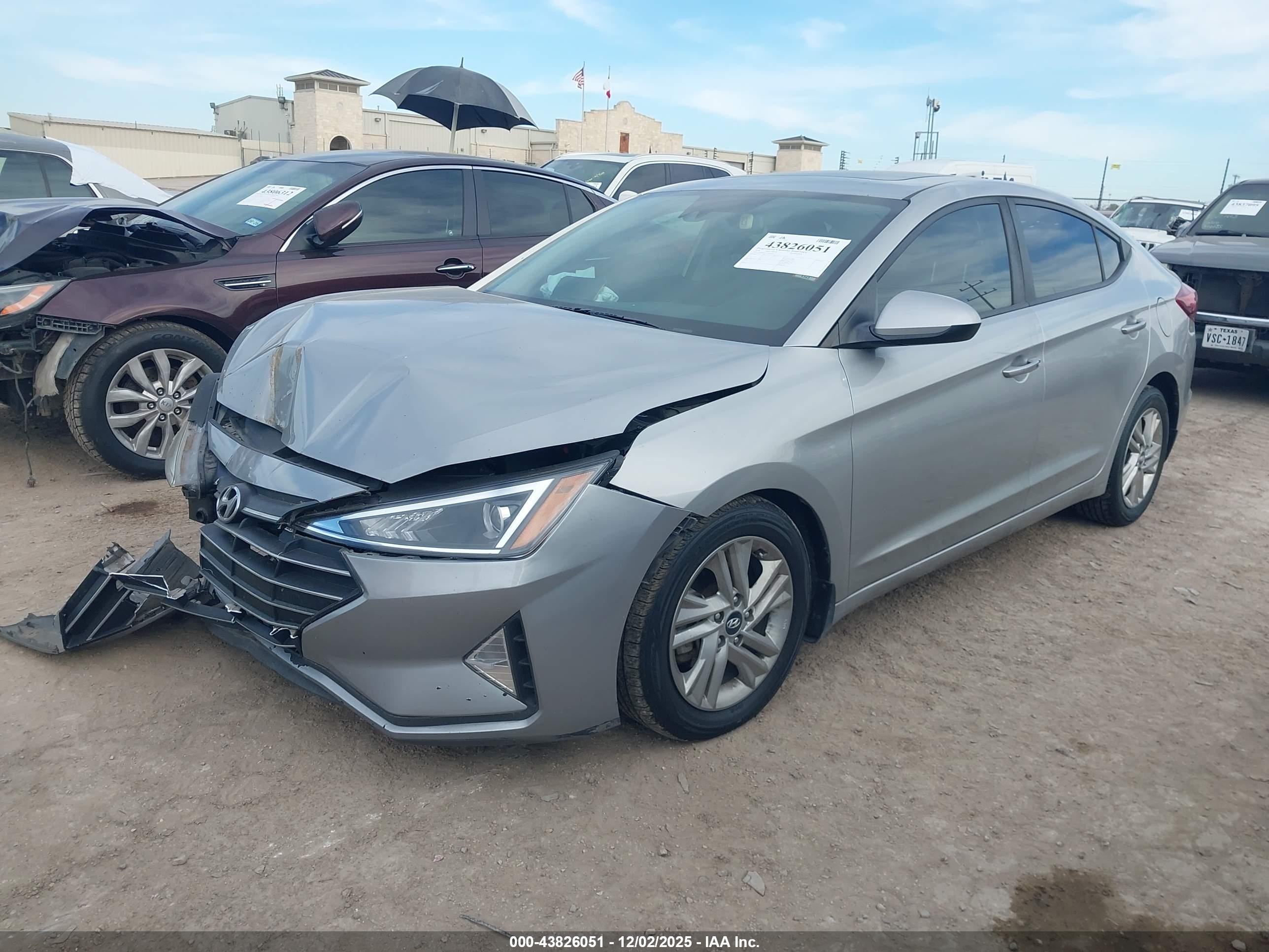 HYUNDAI ELANTRA image 2
