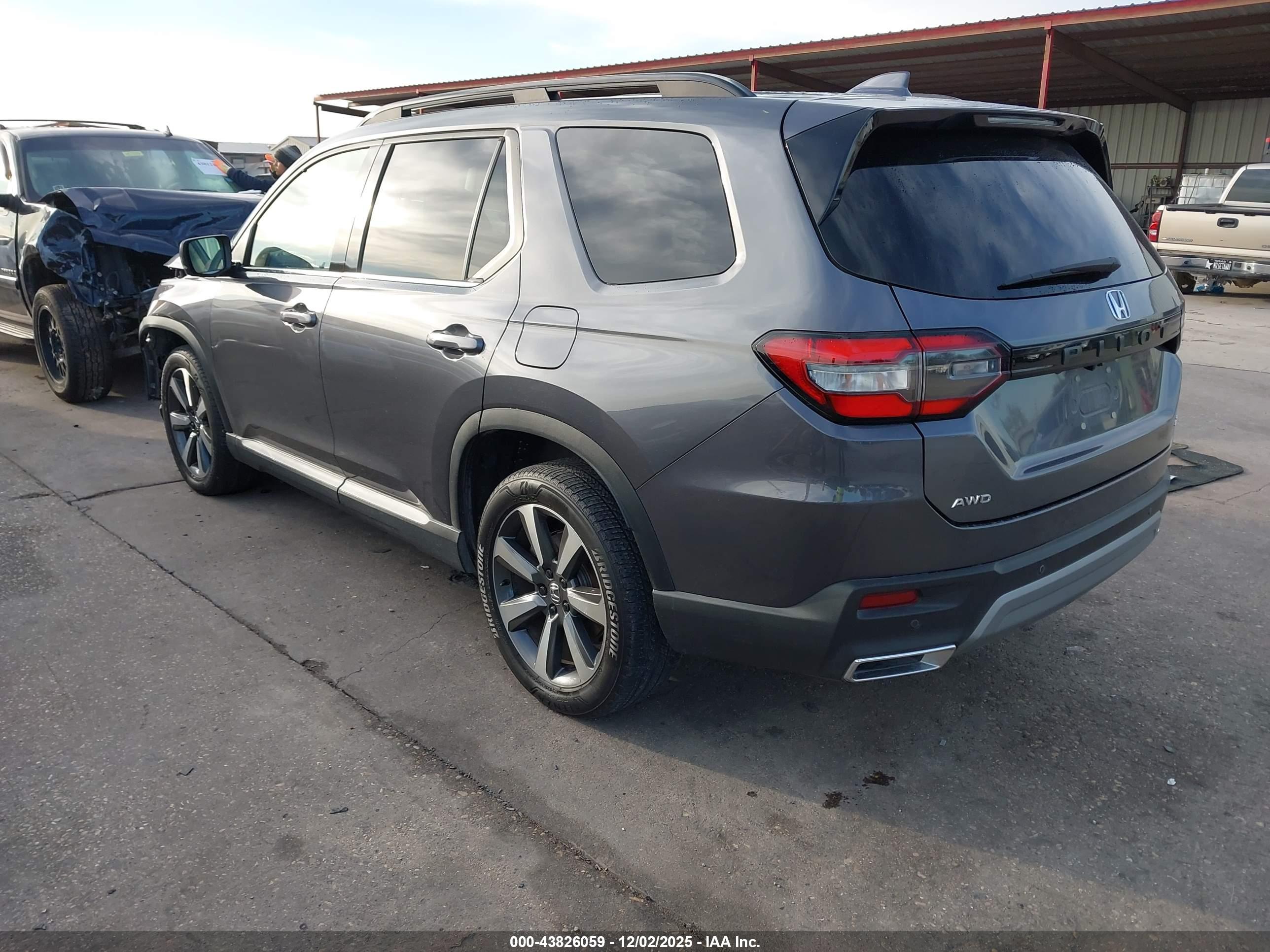 HONDA PILOT image 3