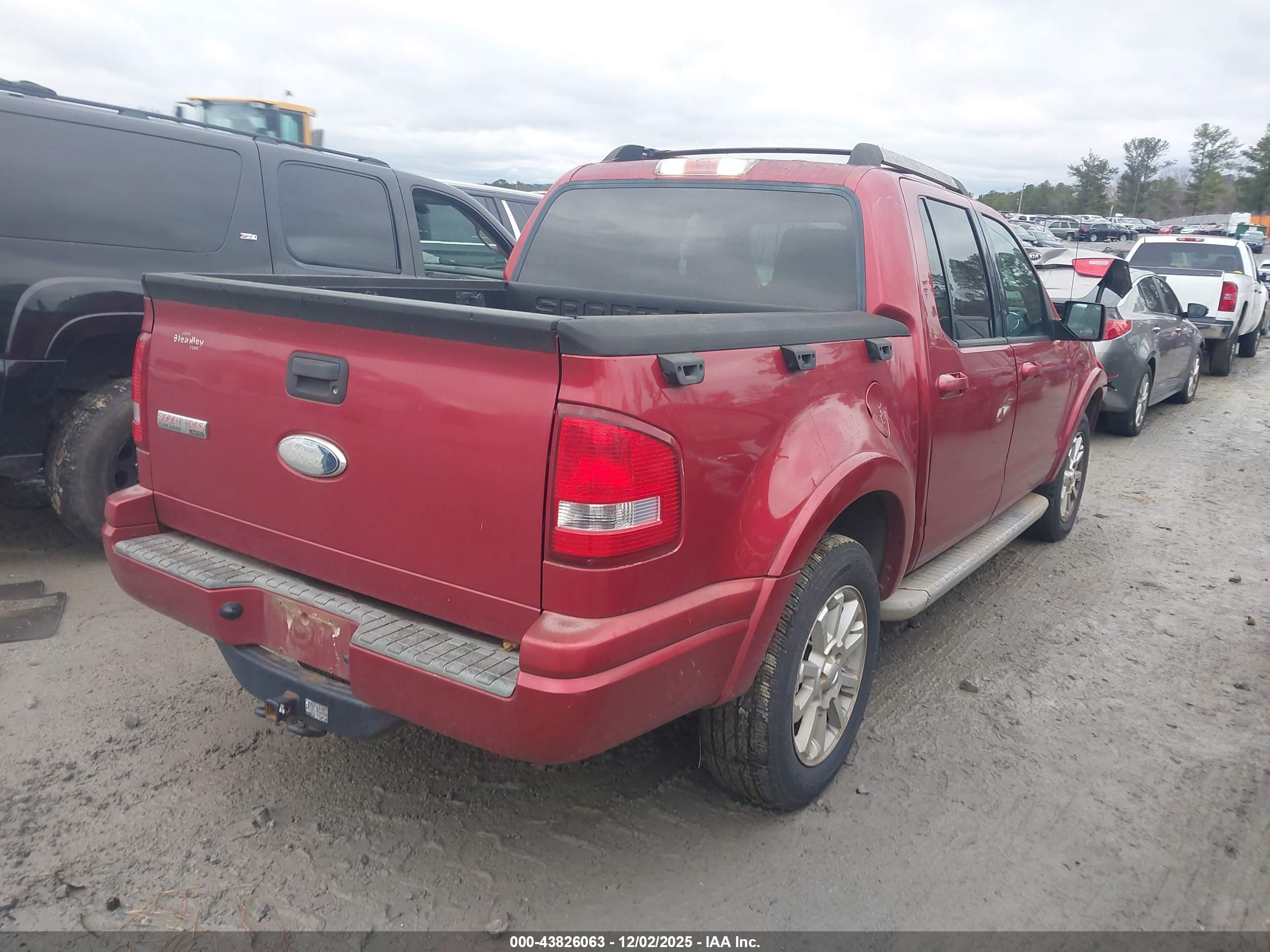 FORD EXPLORER image 4