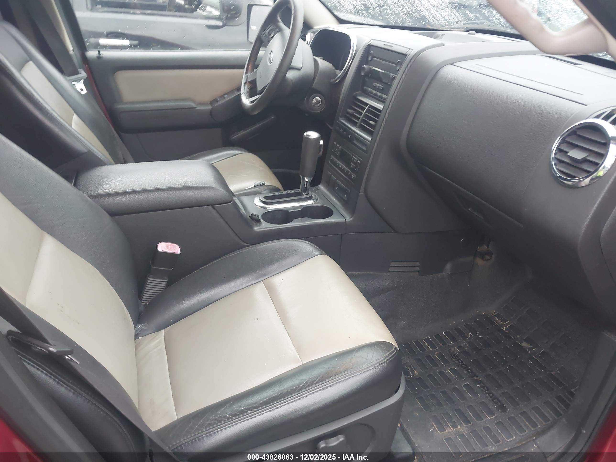 FORD EXPLORER image 5