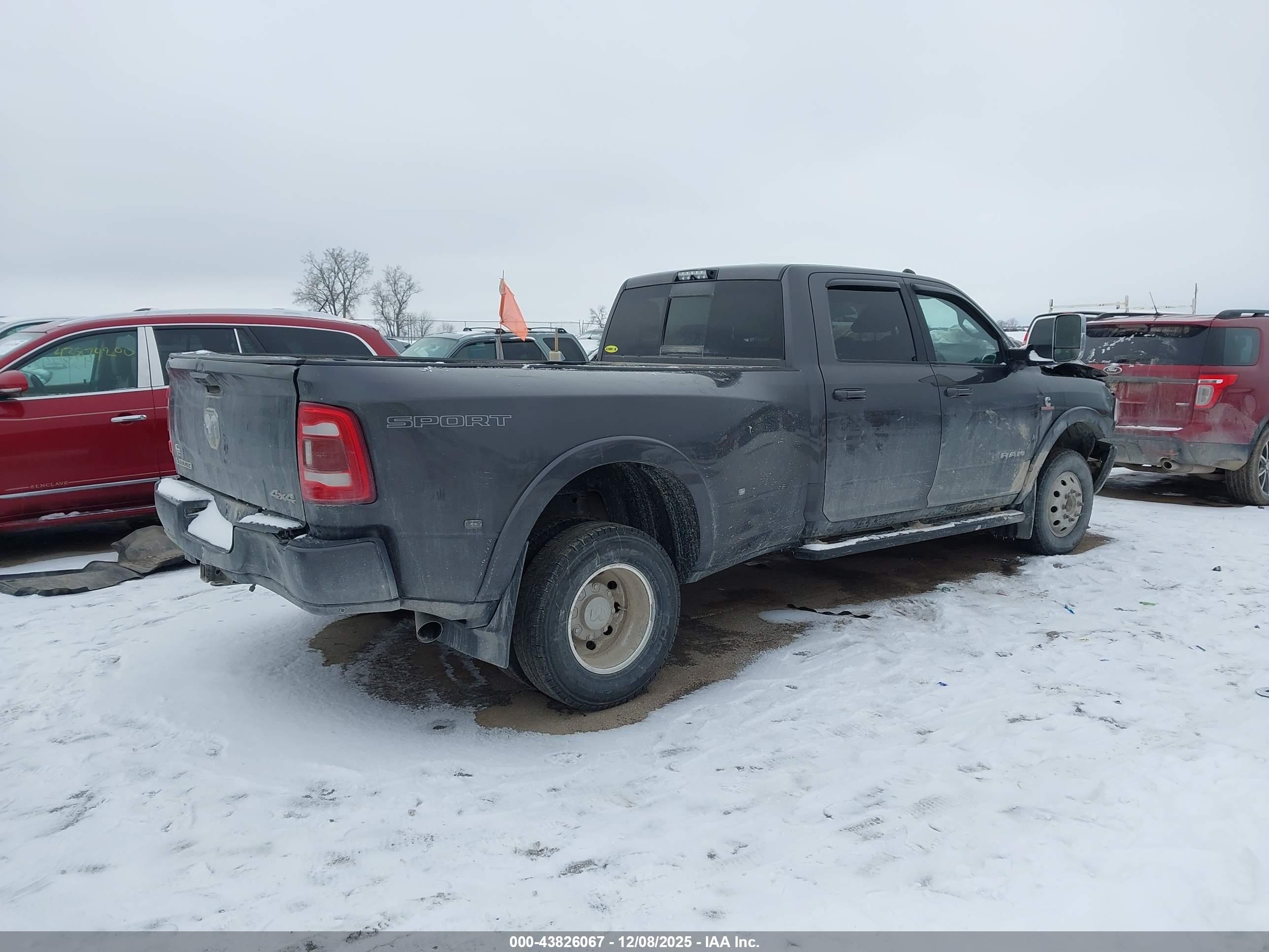 RAM 3500 image 4