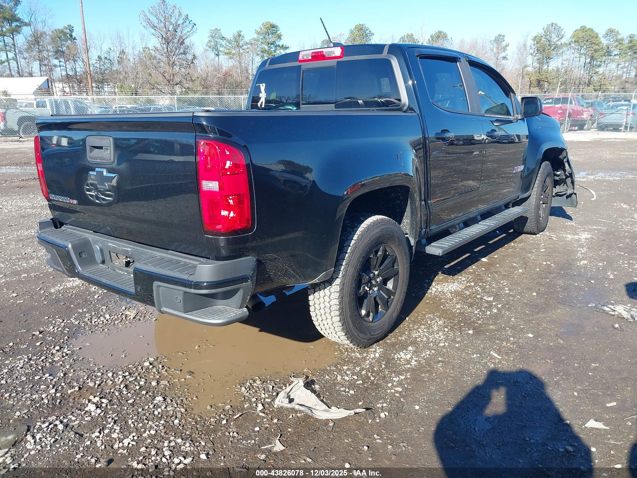 CHEVROLET COLORADO image 4
