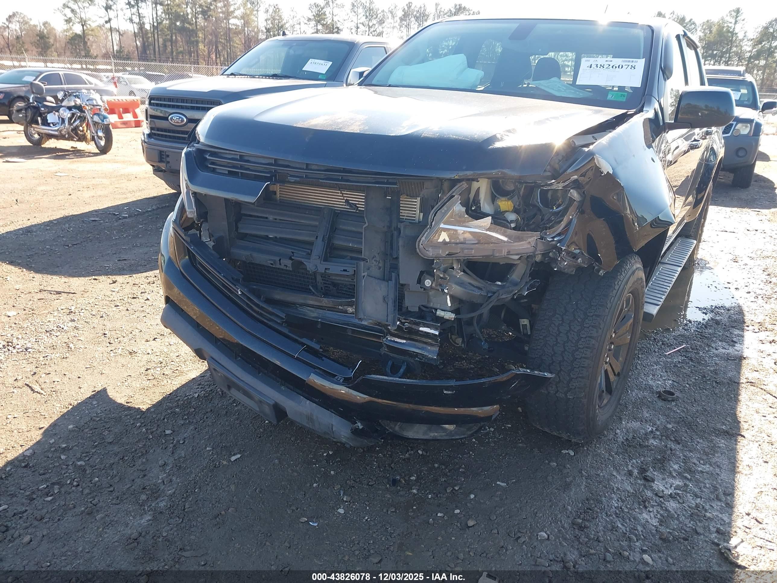 CHEVROLET COLORADO image 6