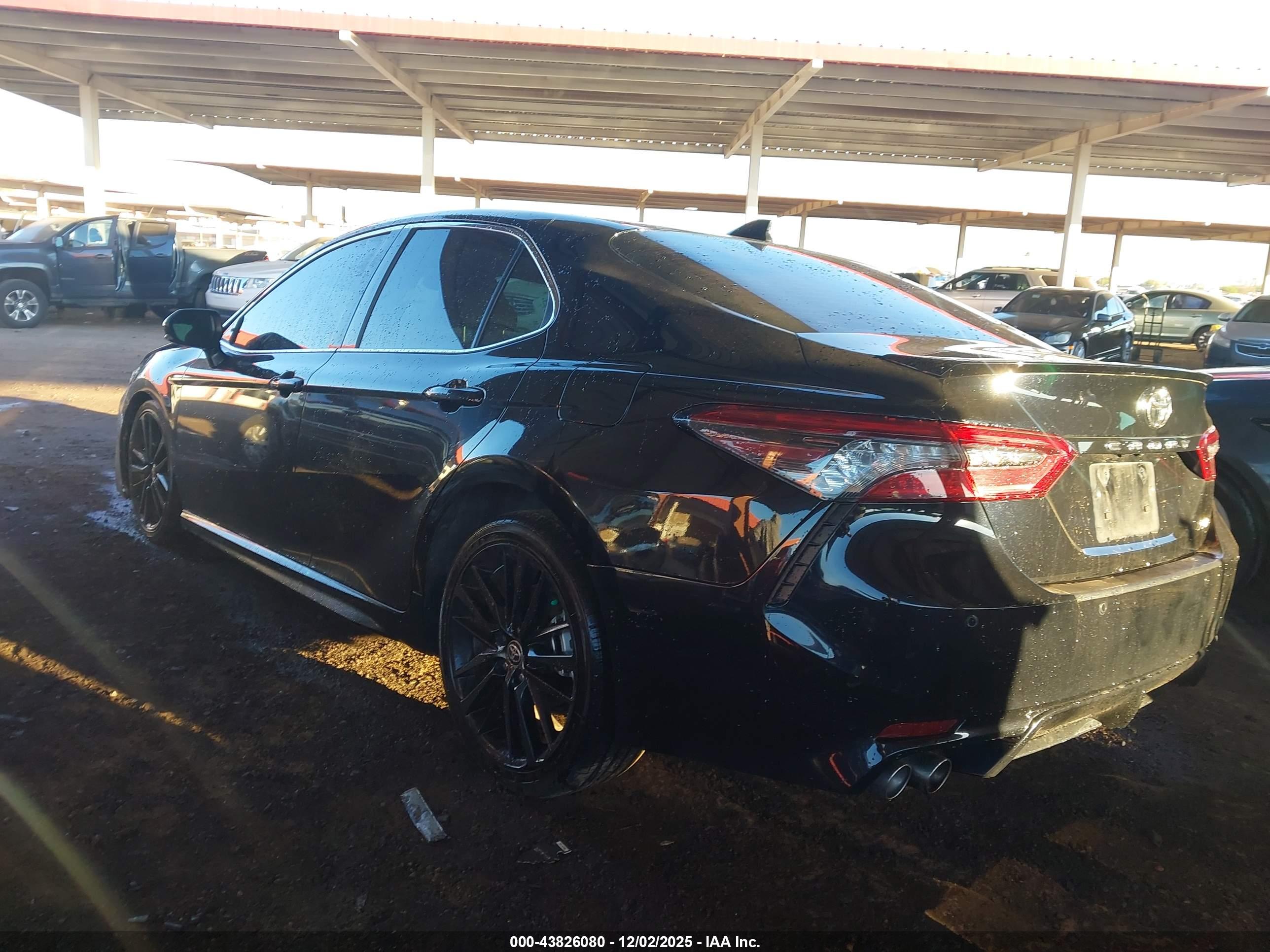 TOYOTA CAMRY image 3