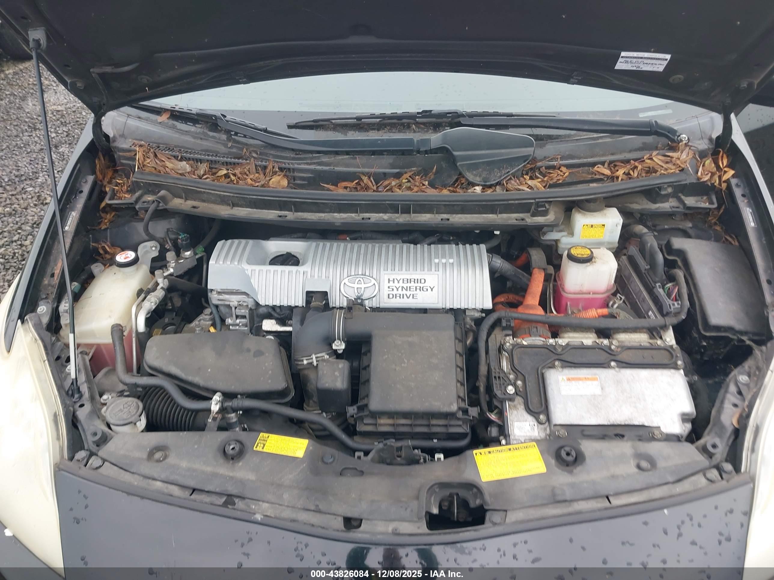 TOYOTA PRIUS image 10