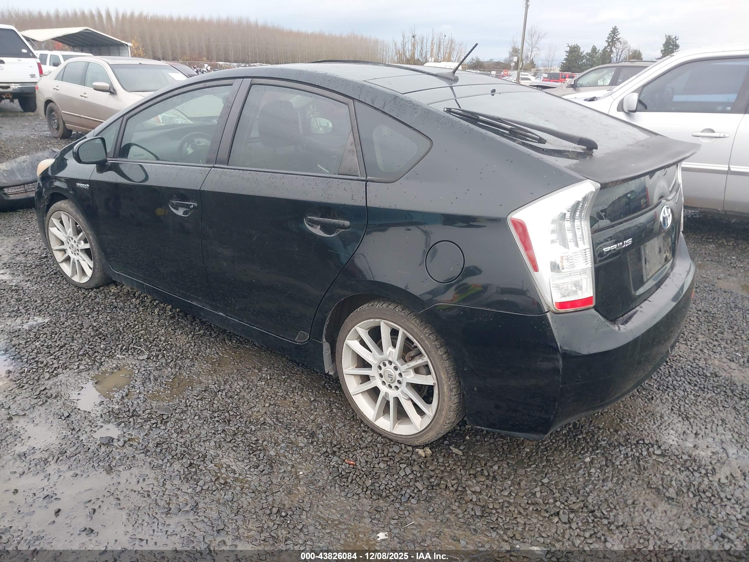 TOYOTA PRIUS image 3