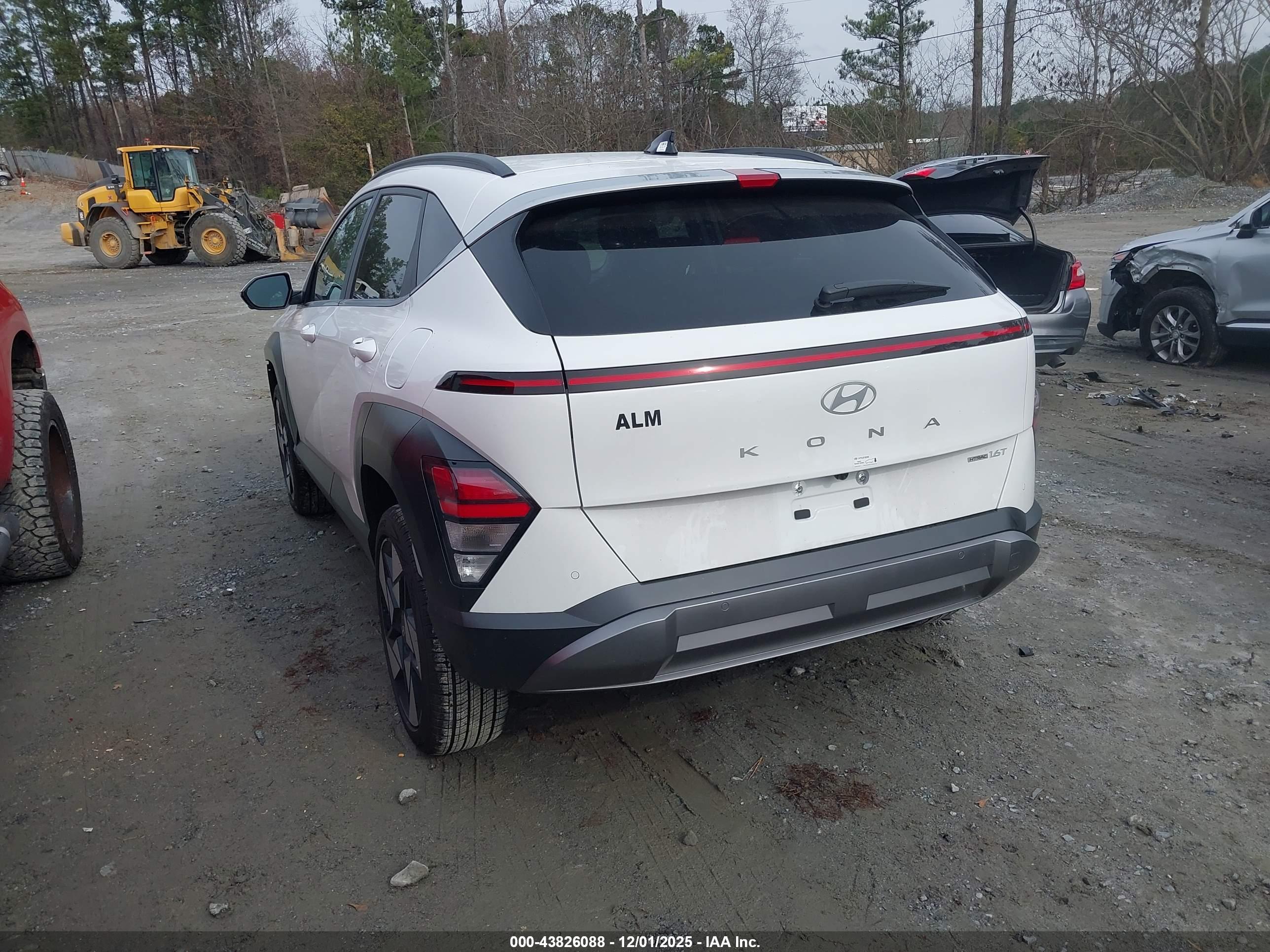 HYUNDAI KONA image 3