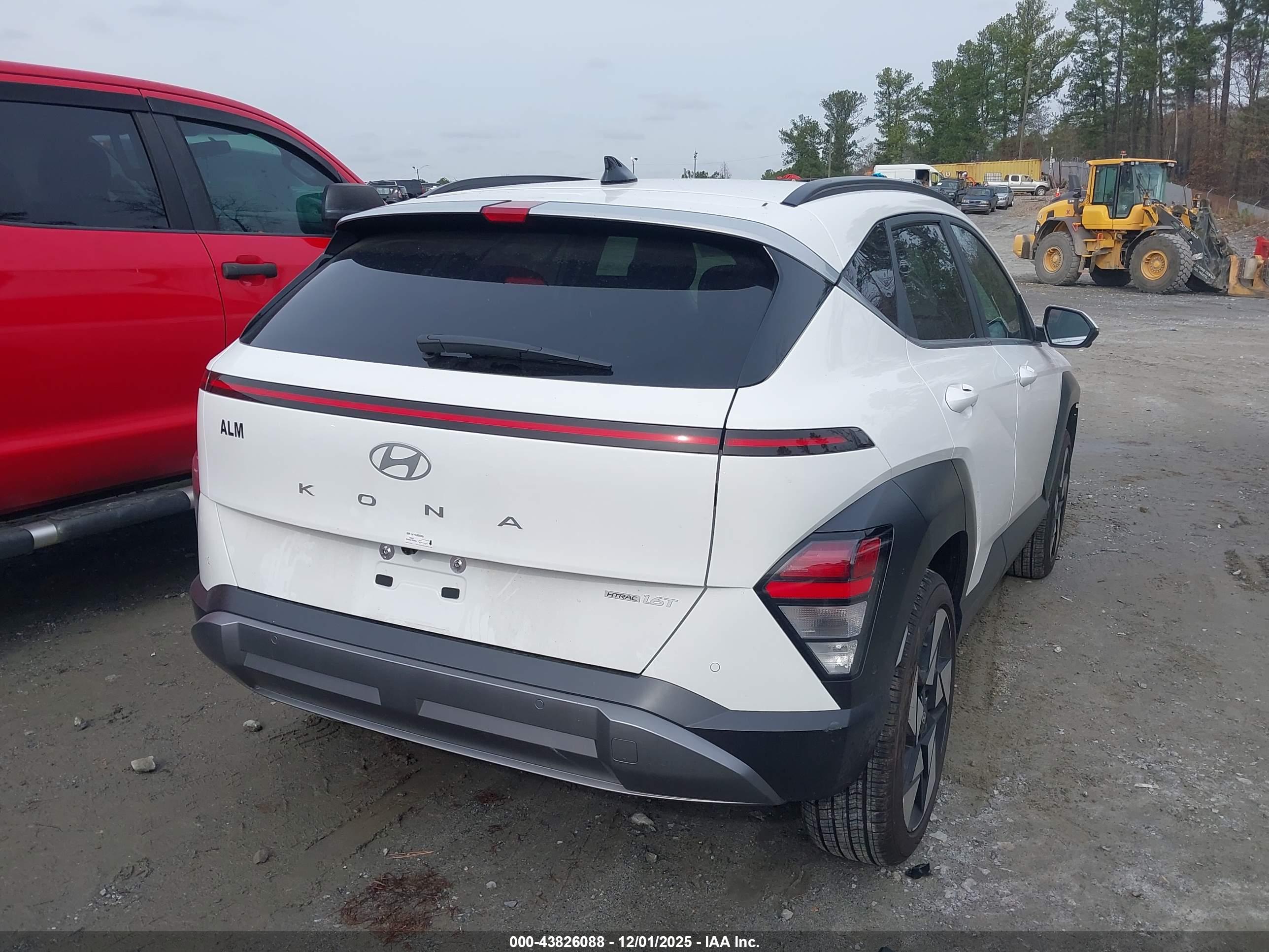 HYUNDAI KONA image 4