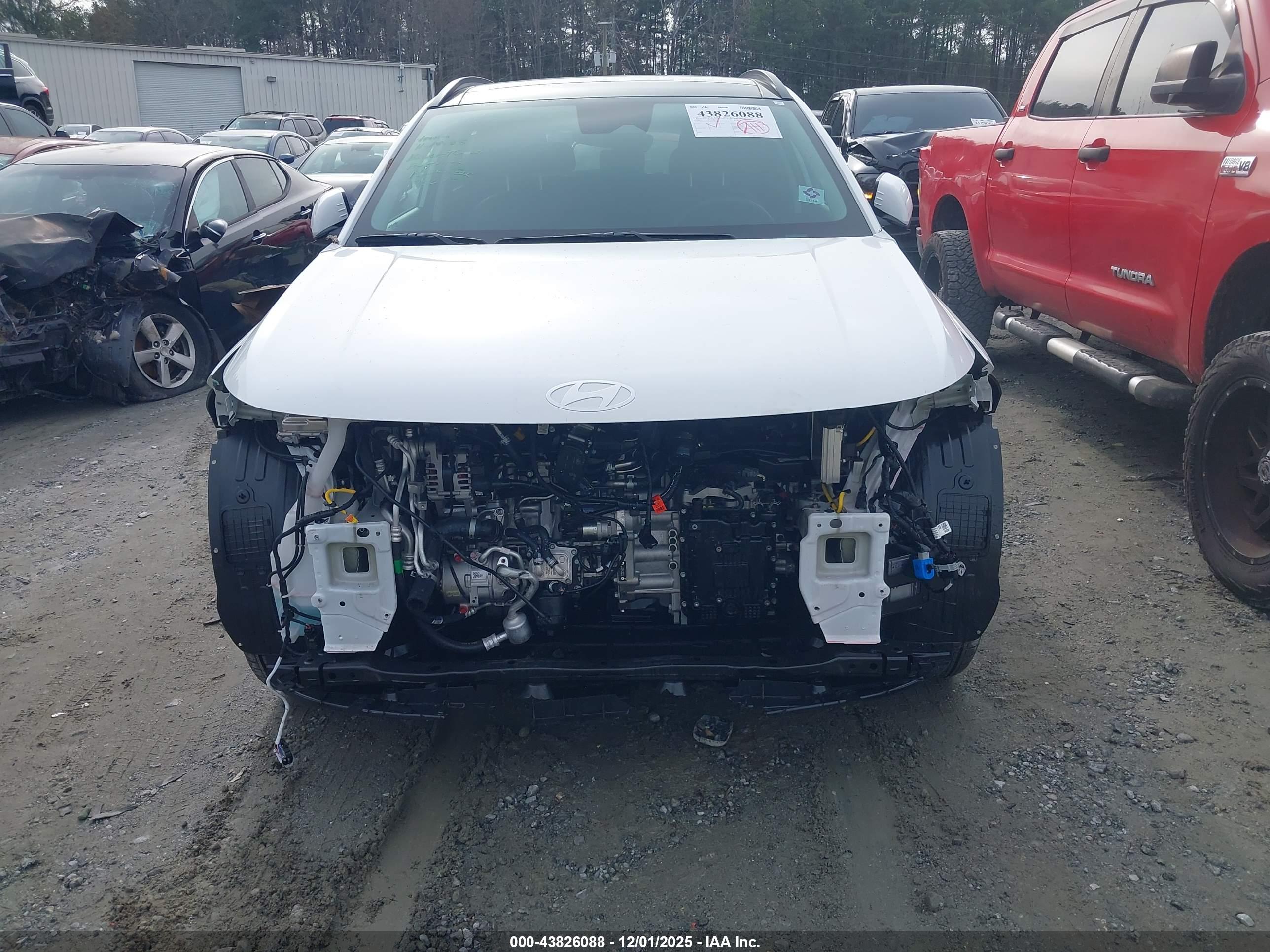 HYUNDAI KONA image 6