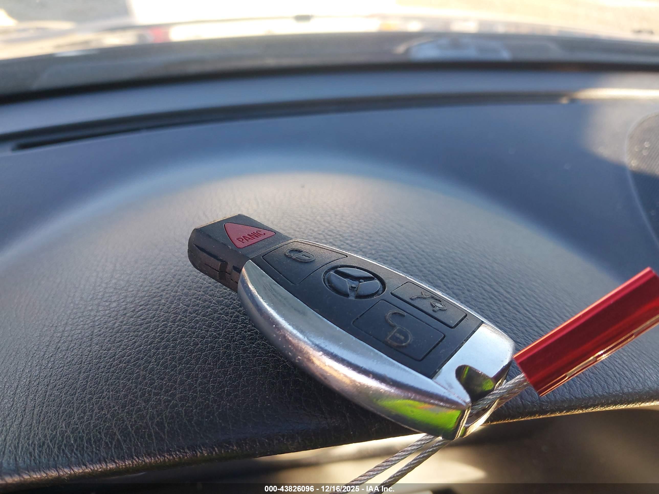 MERCEDES-BENZ E image 11
