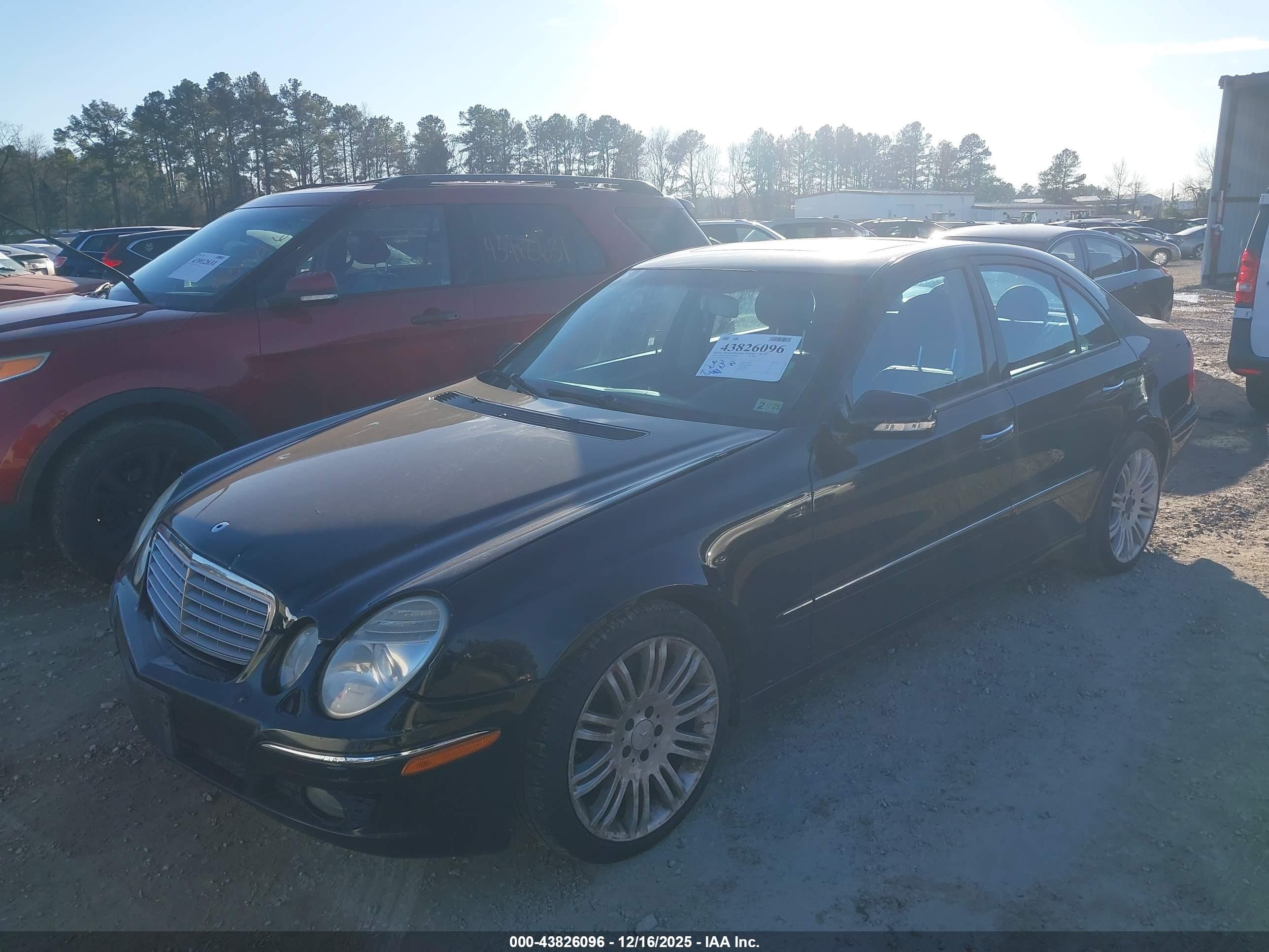 MERCEDES-BENZ E image 2