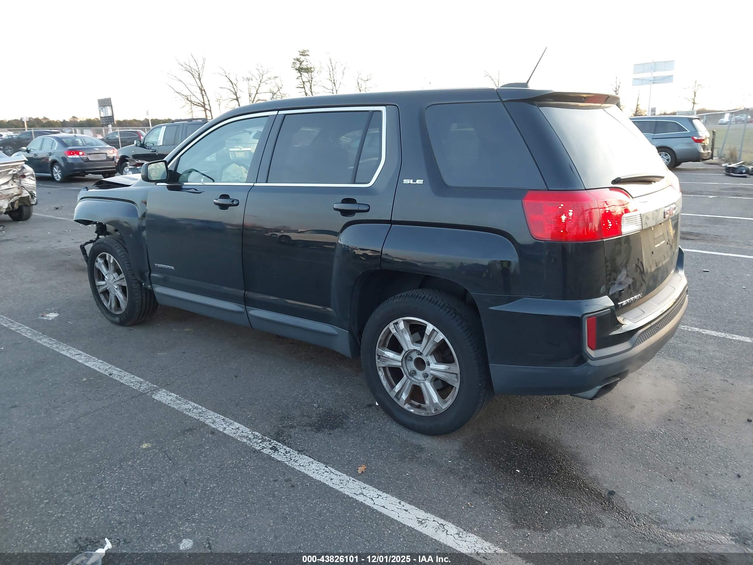 GMC TERRAIN image 3