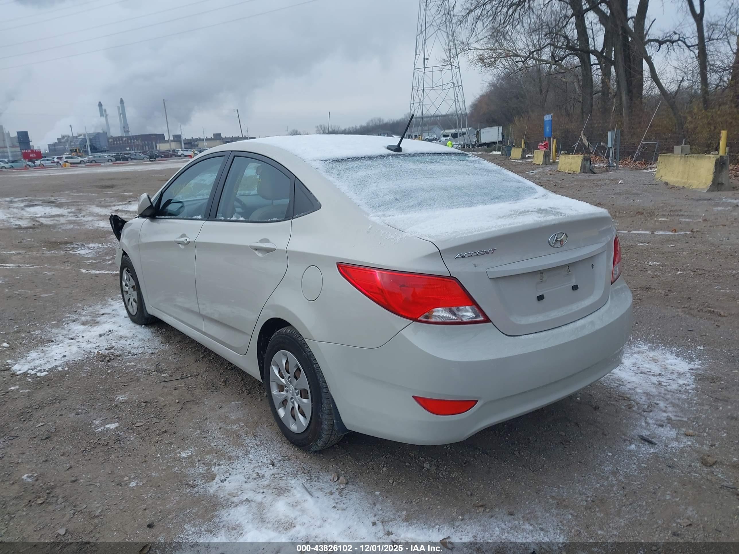 HYUNDAI ACCENT image 3