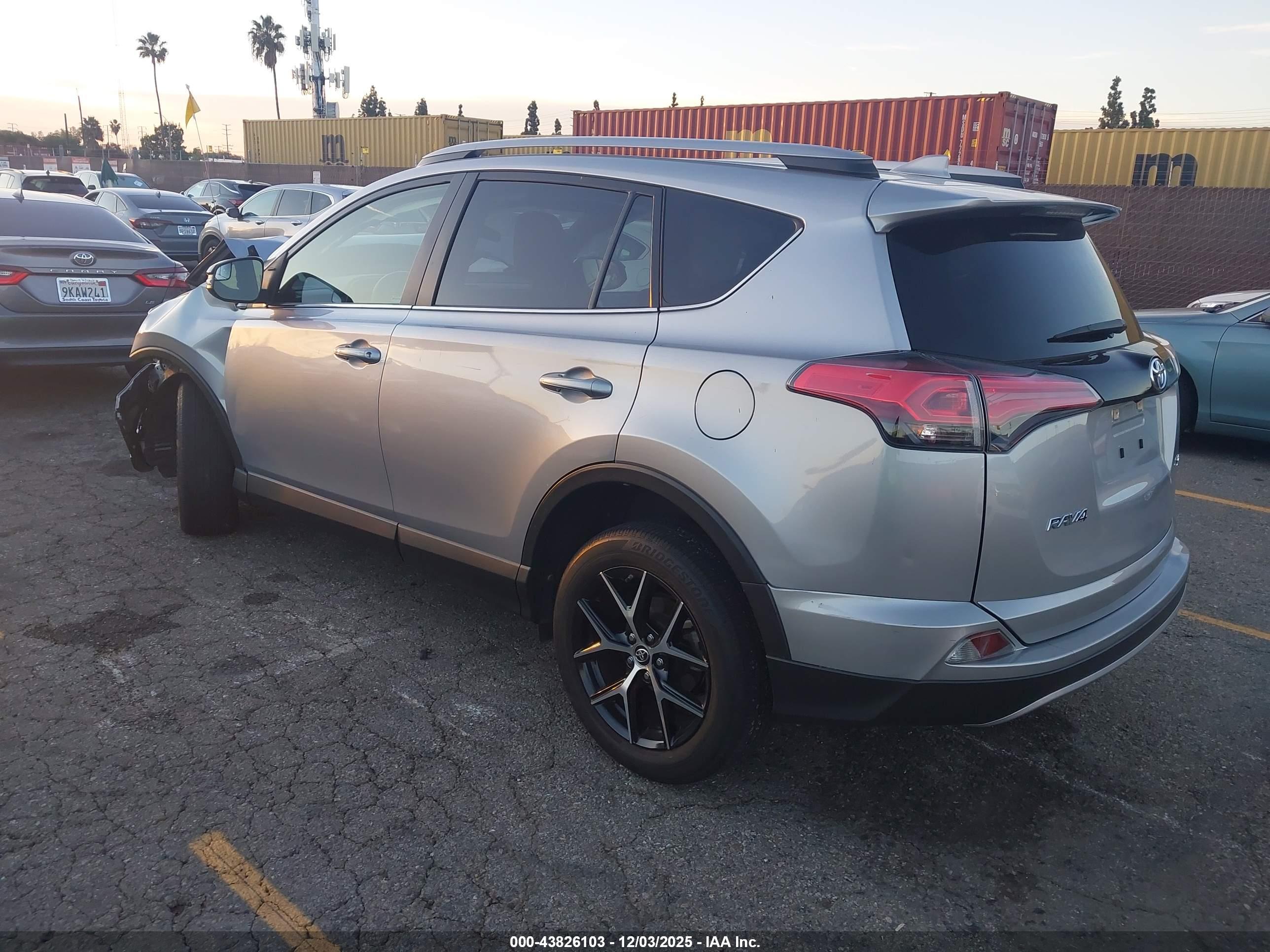 TOYOTA RAV4 image 3