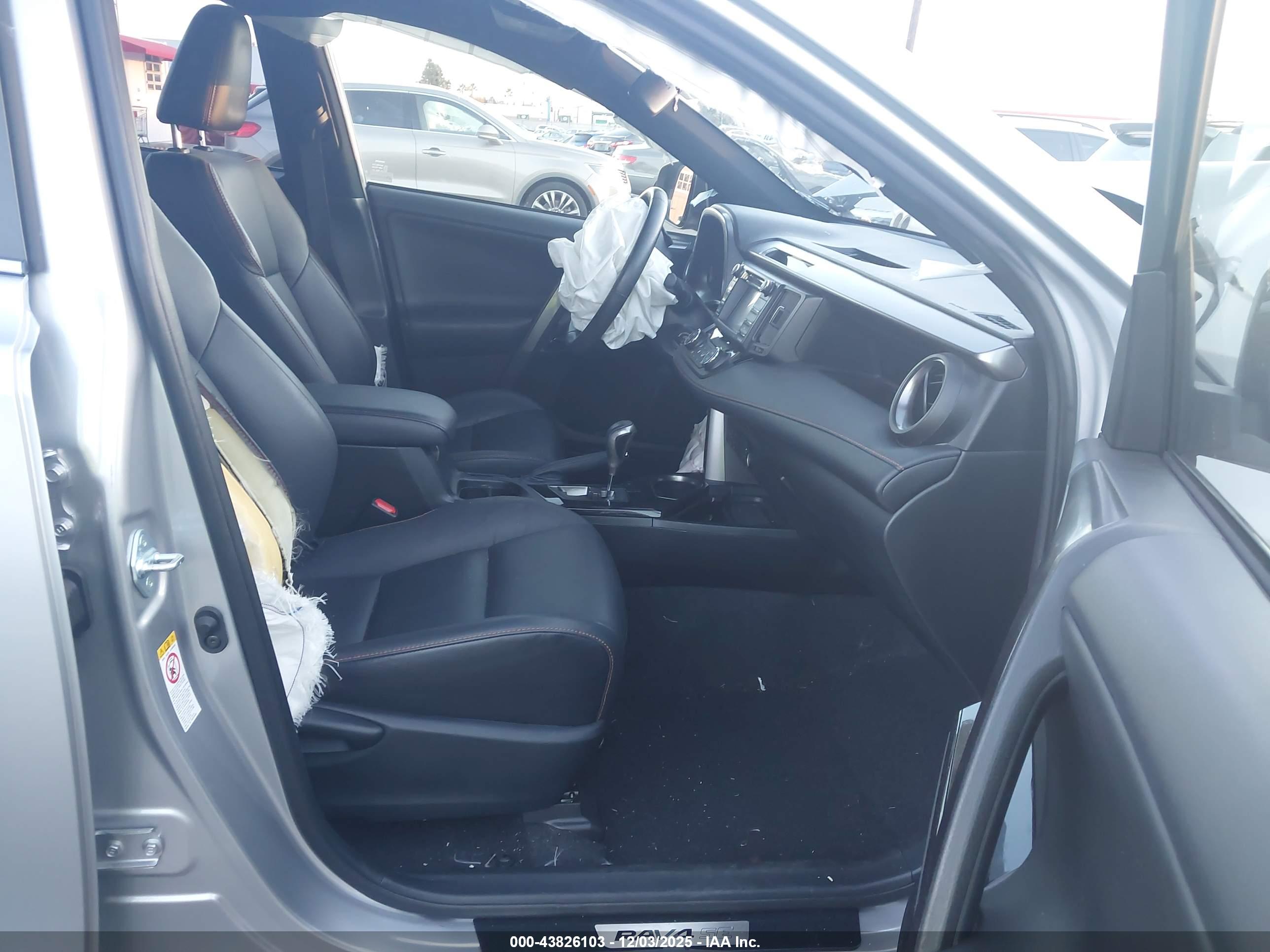 TOYOTA RAV4 image 5