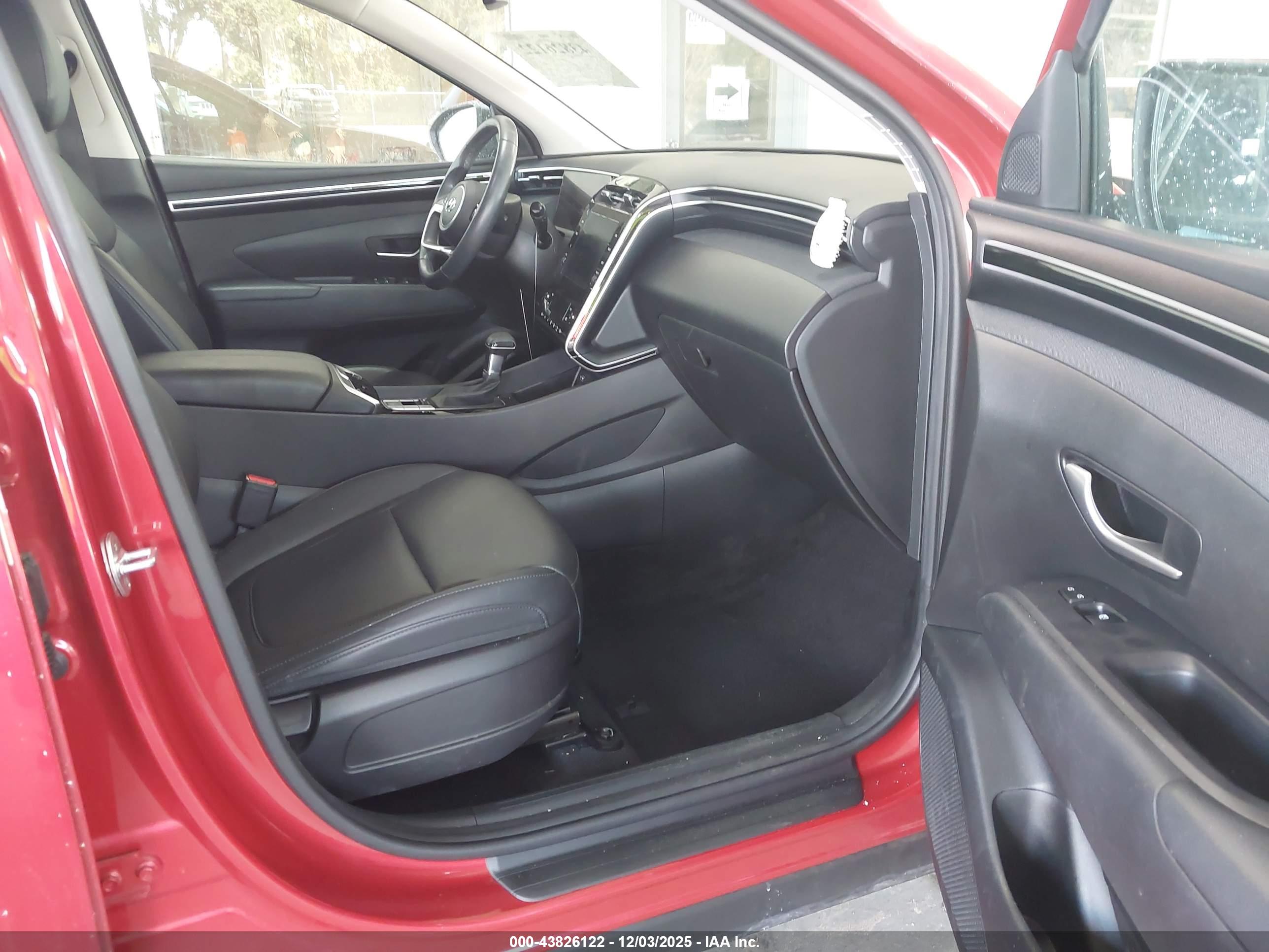 HYUNDAI TUCSON image 5