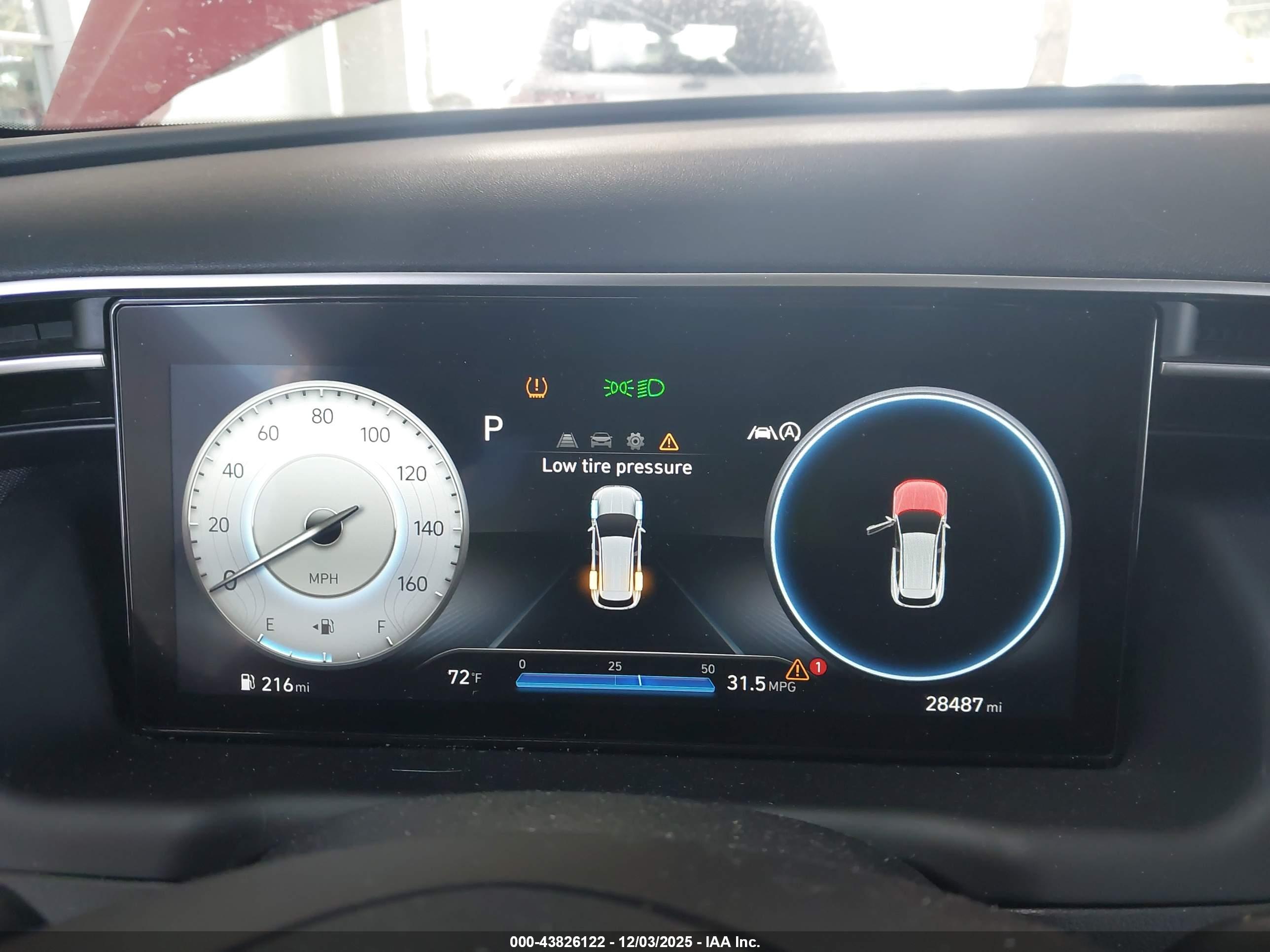 HYUNDAI TUCSON image 7