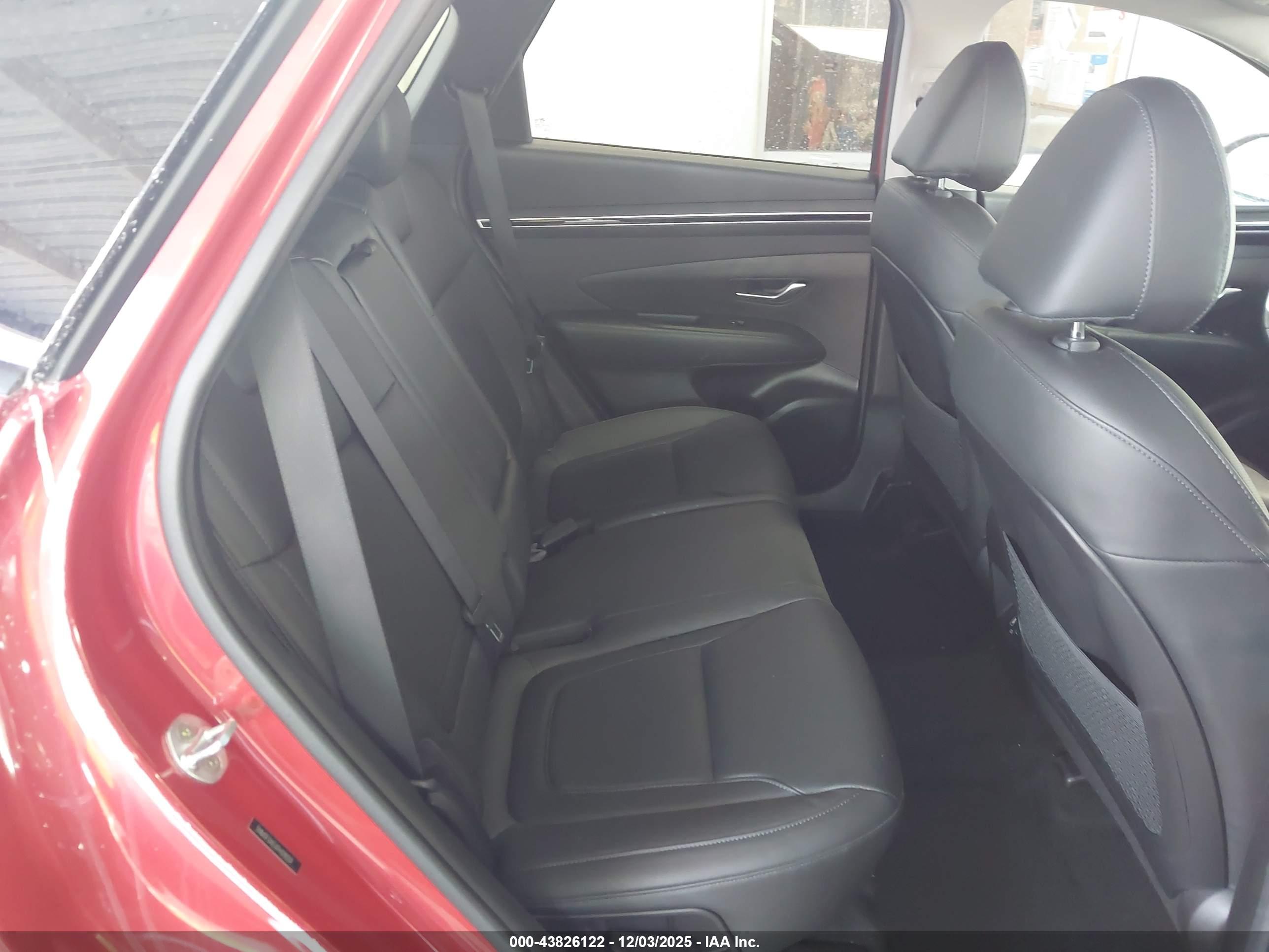 HYUNDAI TUCSON image 8