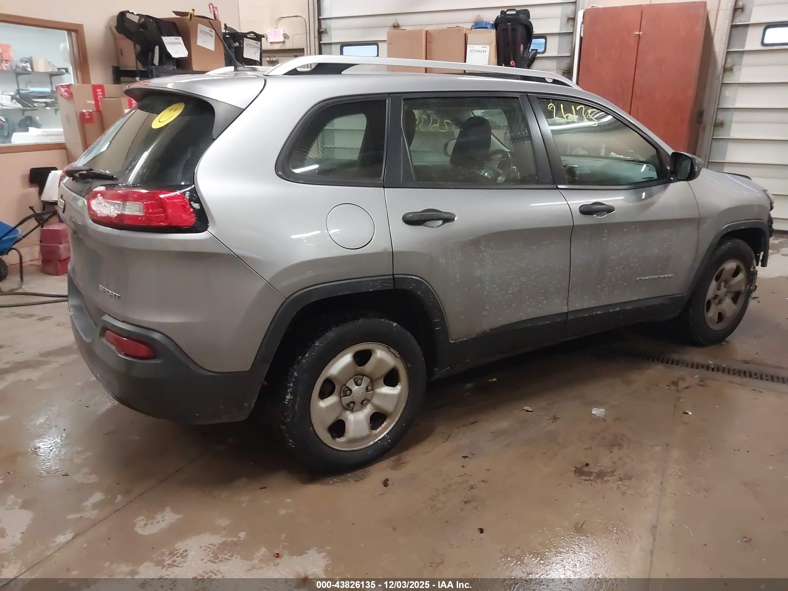 JEEP CHEROKEE image 4
