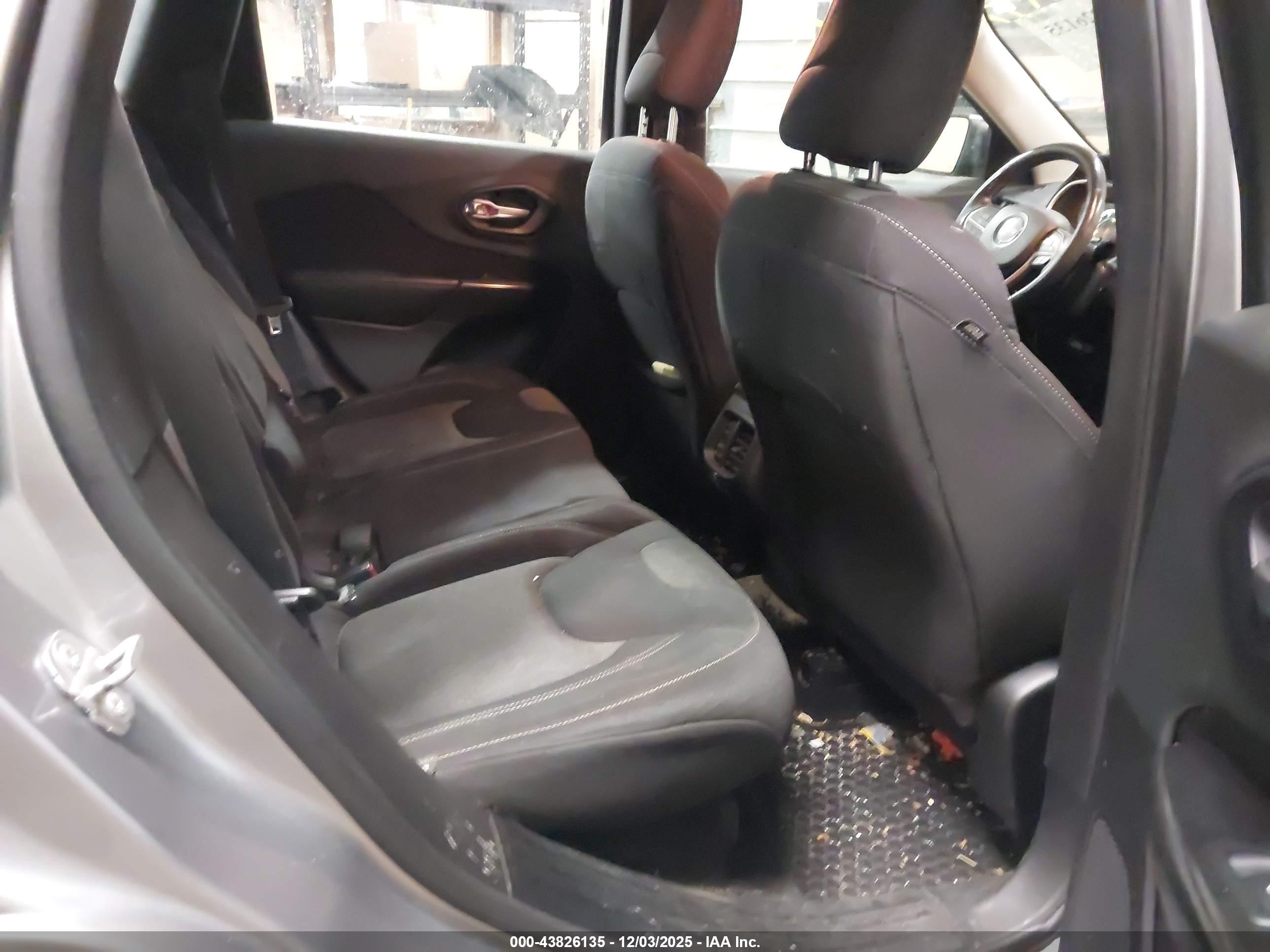 JEEP CHEROKEE image 8