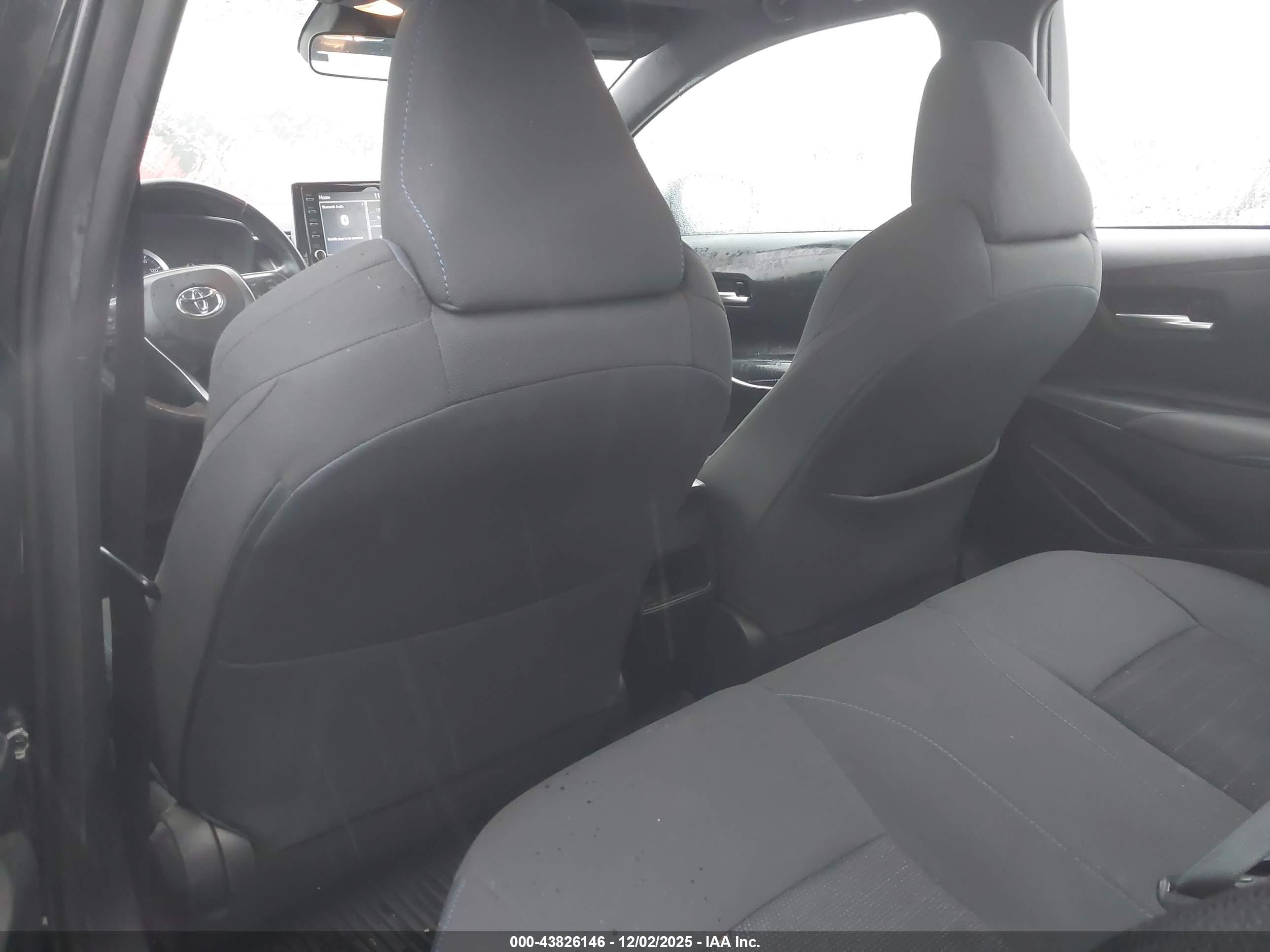 TOYOTA COROLLA image 8