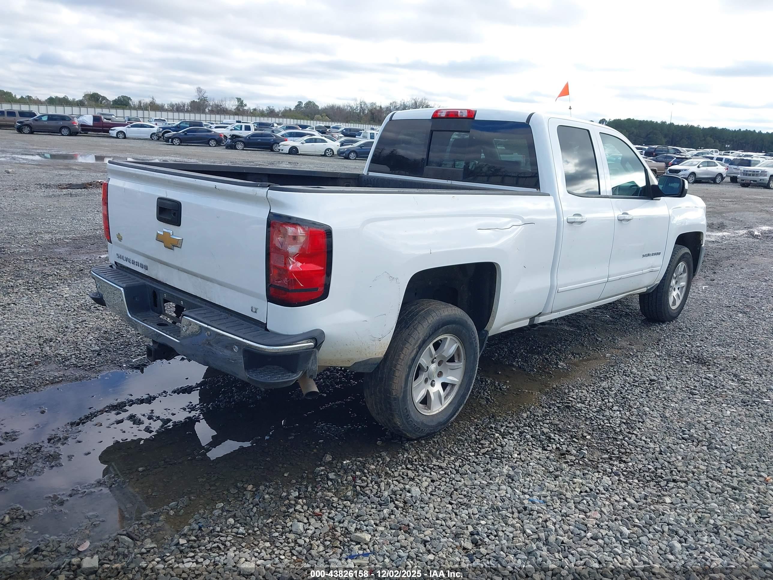 CHEVROLET SILVERADO image 4