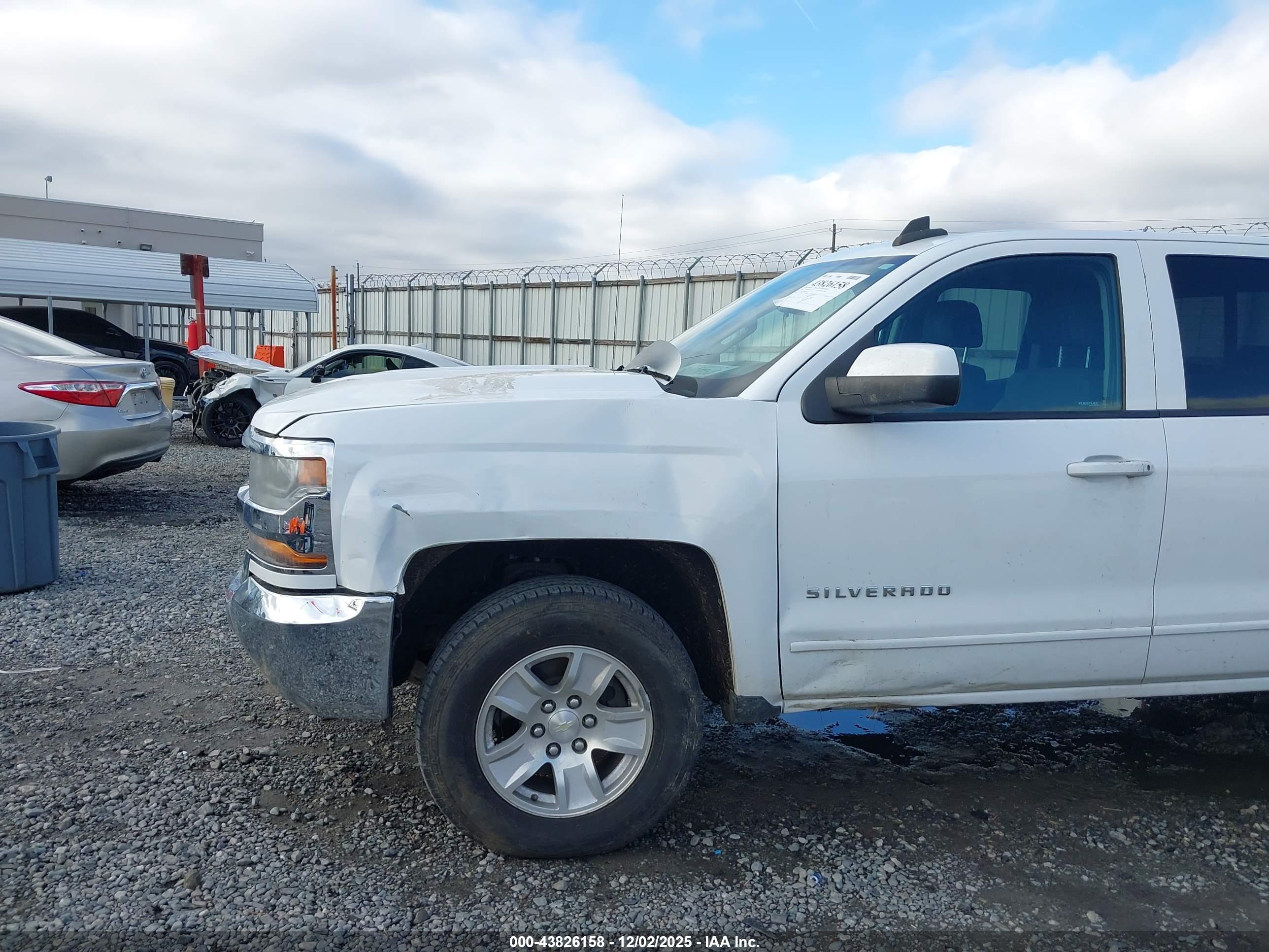 CHEVROLET SILVERADO image 6
