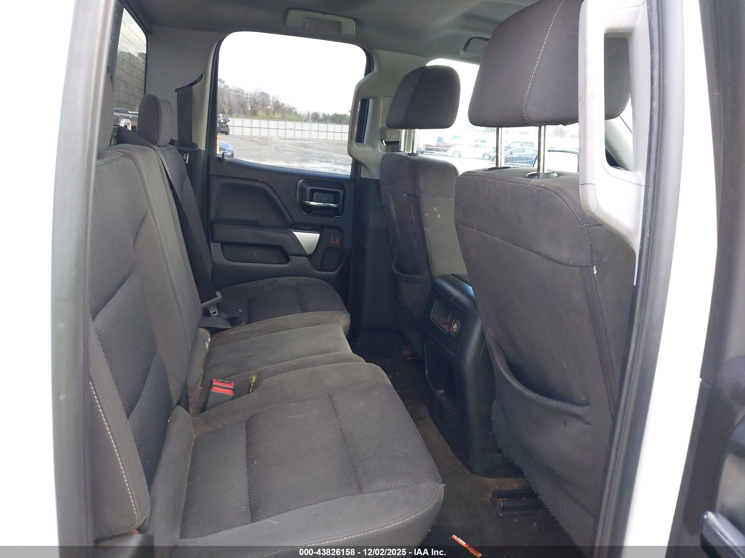 CHEVROLET SILVERADO image 8