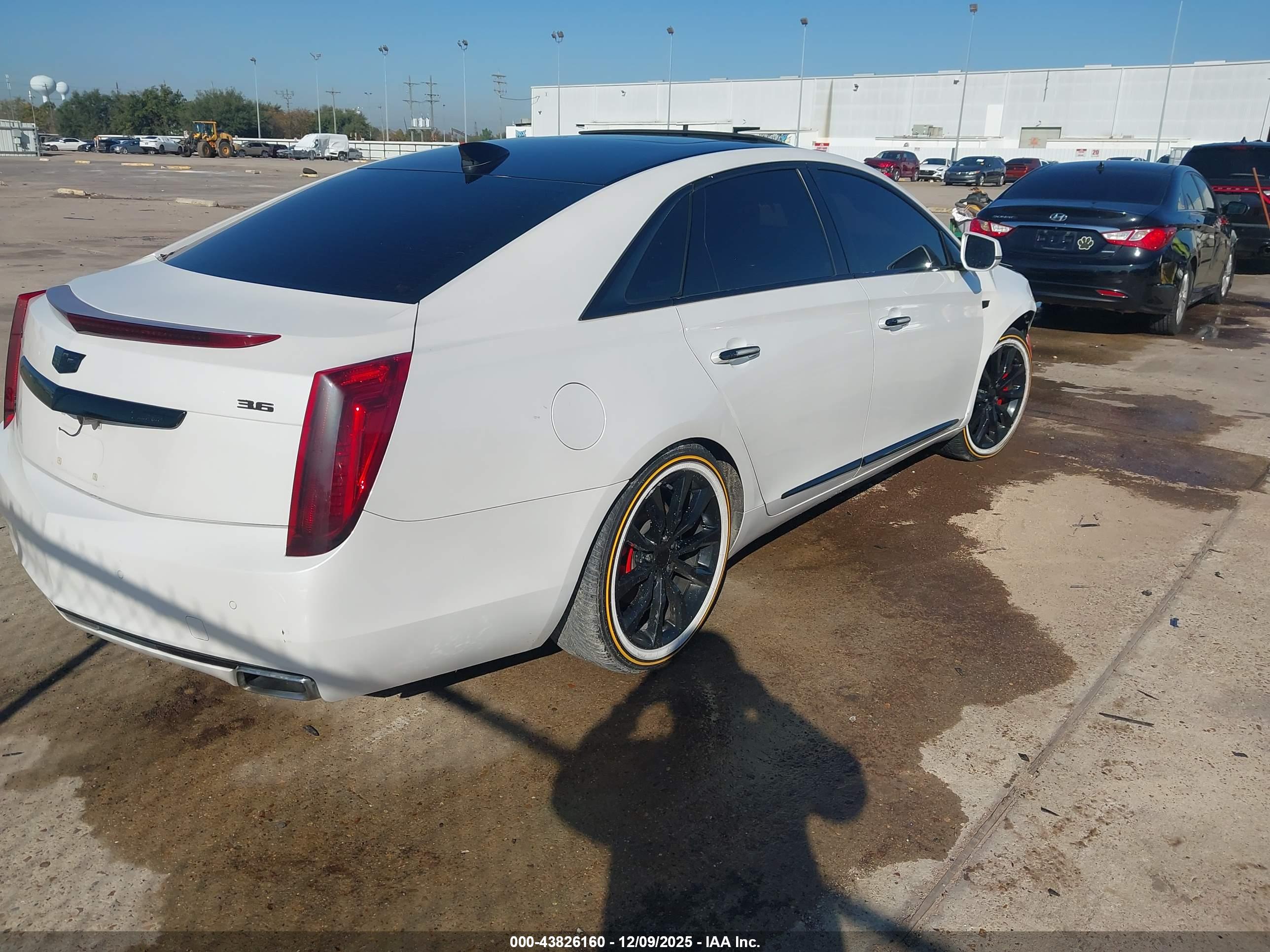 CADILLAC XTS image 4