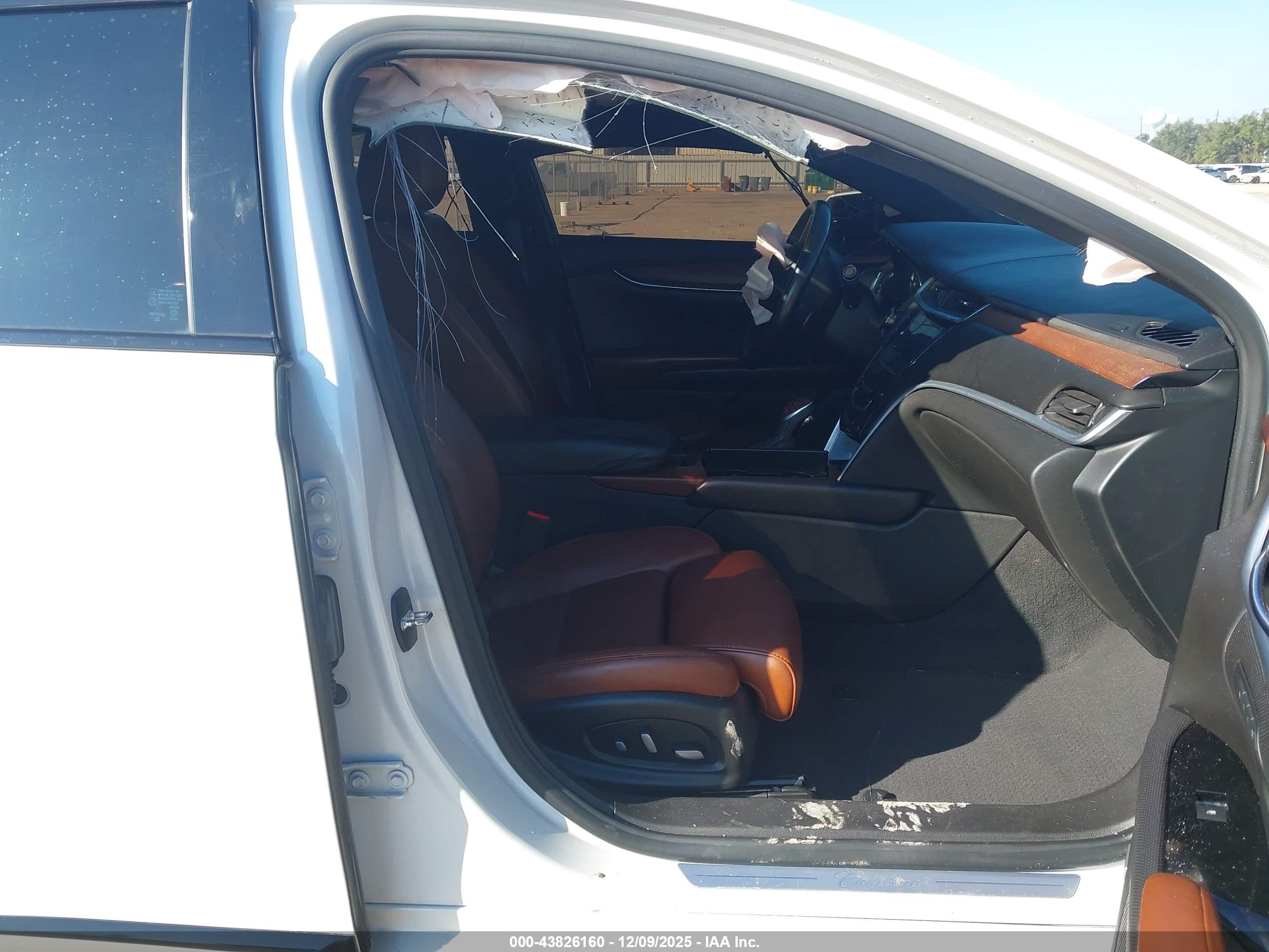 CADILLAC XTS image 5