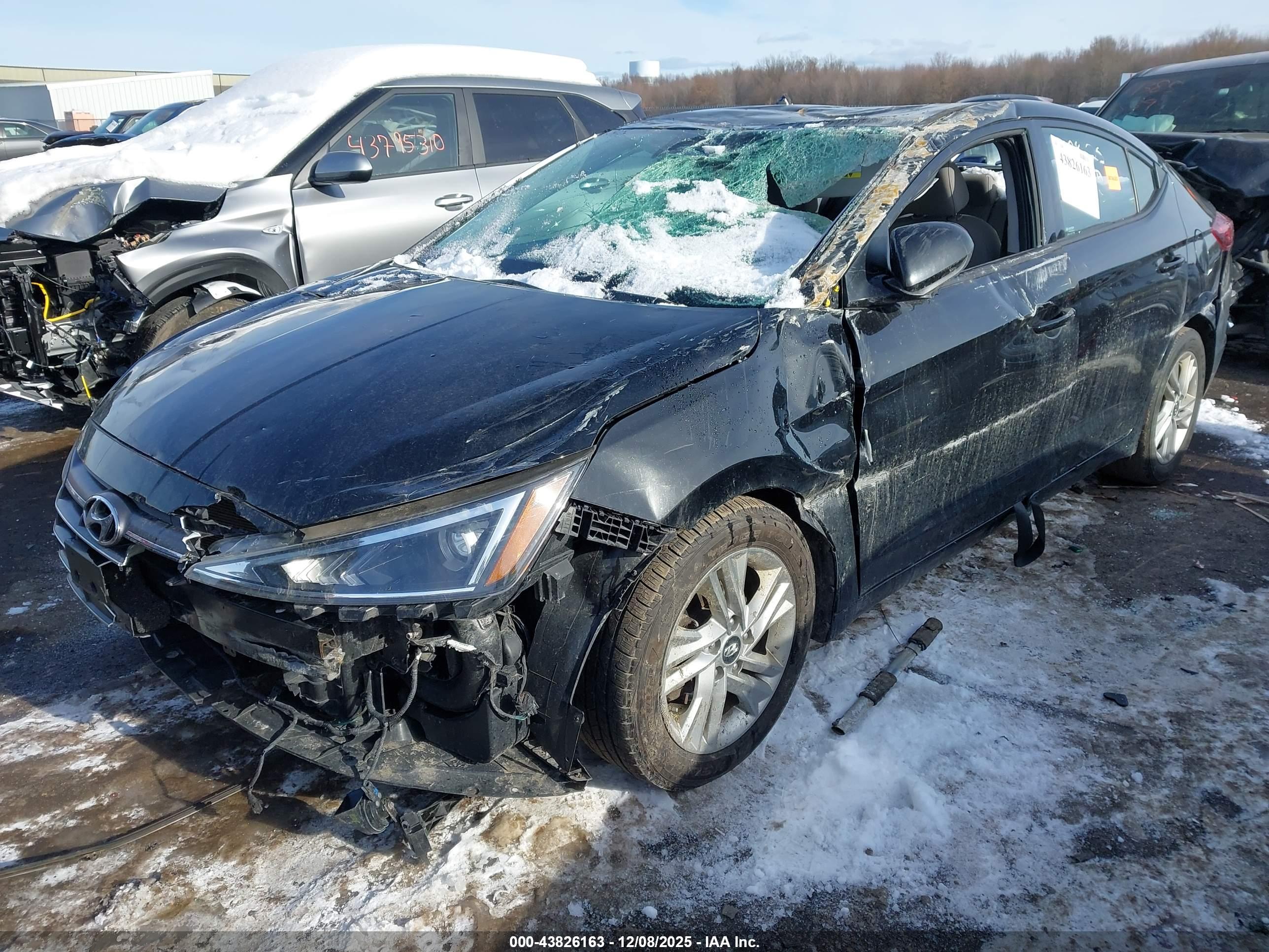 HYUNDAI ELANTRA image 2