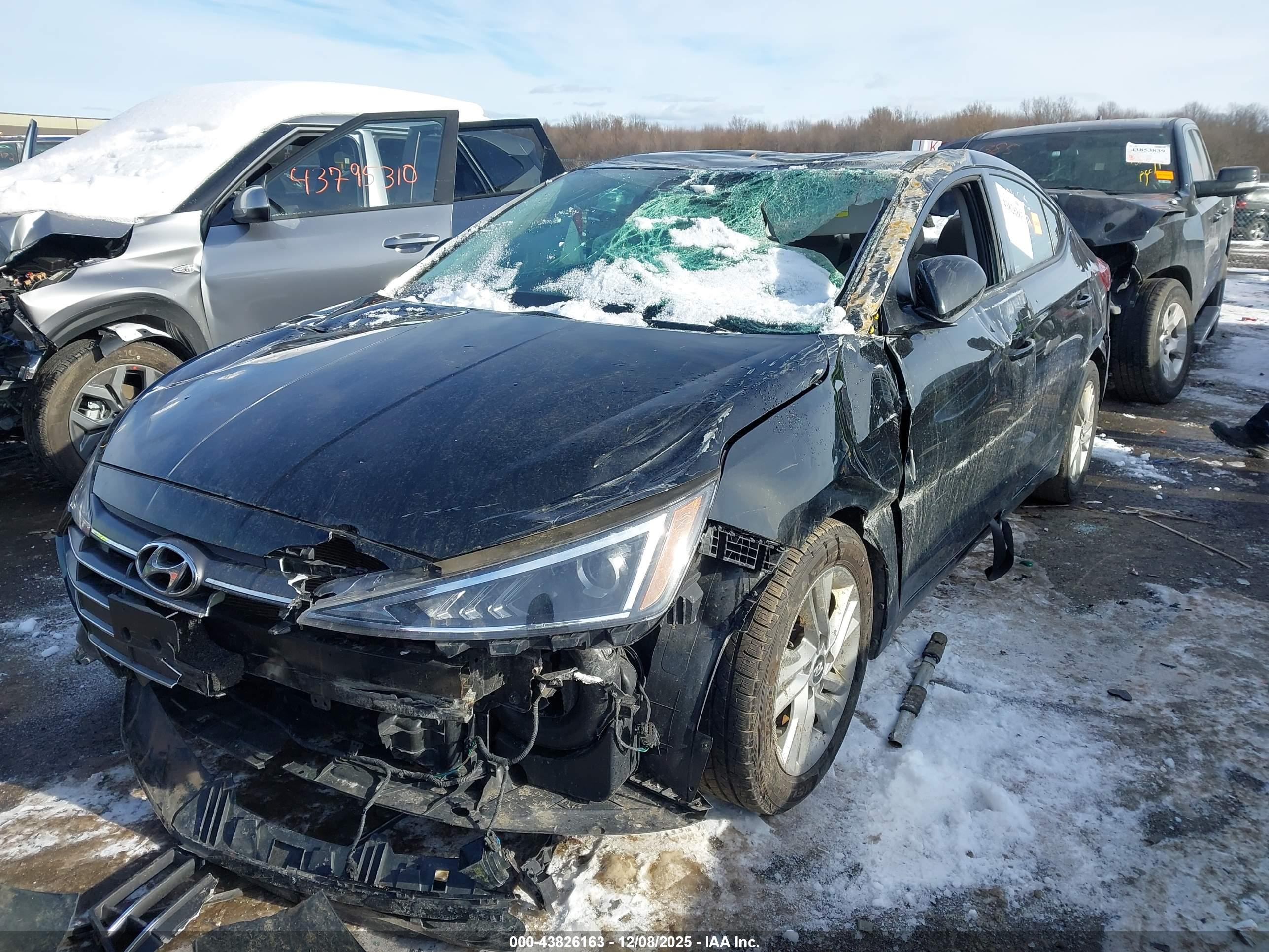 HYUNDAI ELANTRA image 6