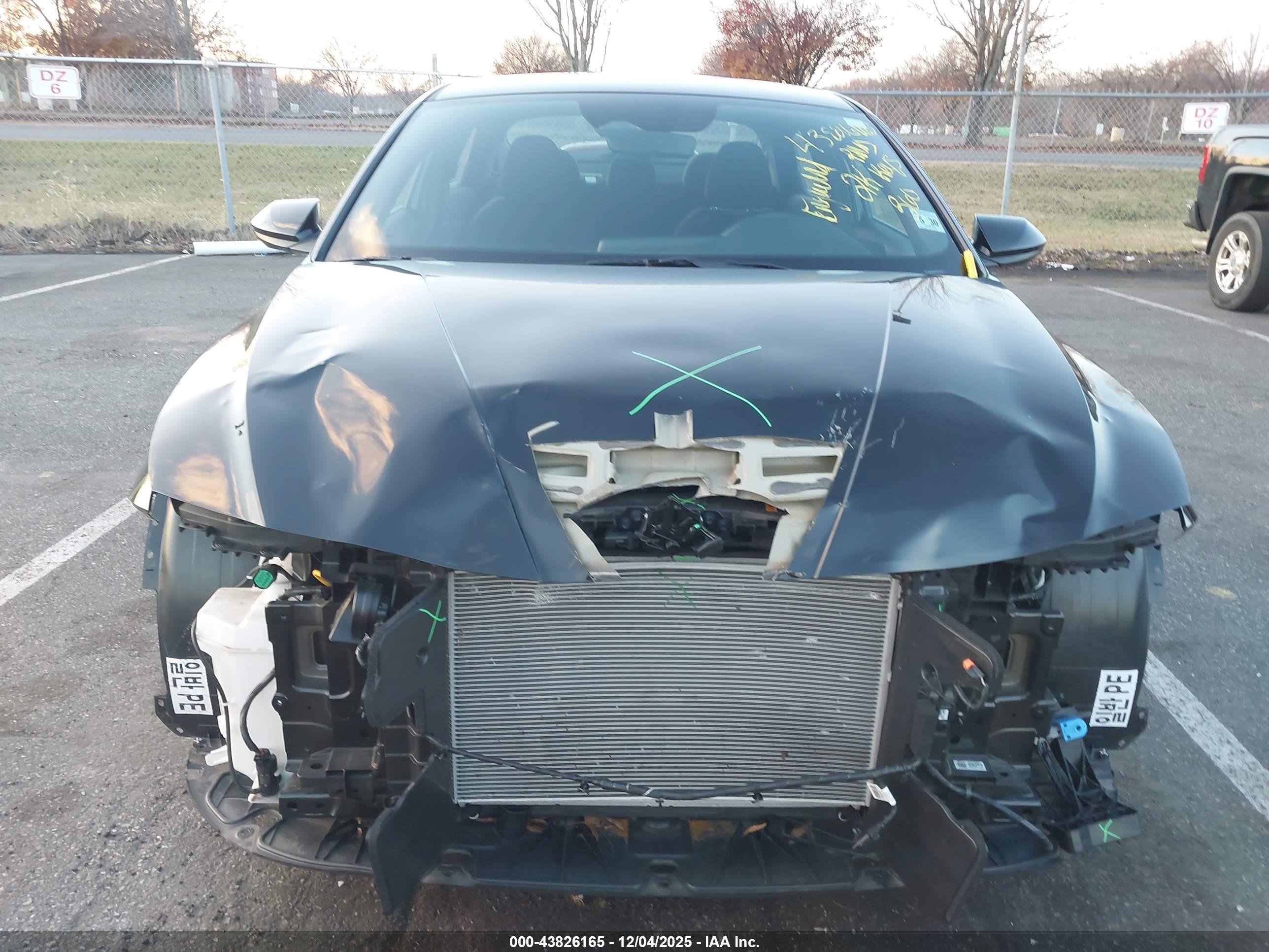 HYUNDAI ELANTRA image 6