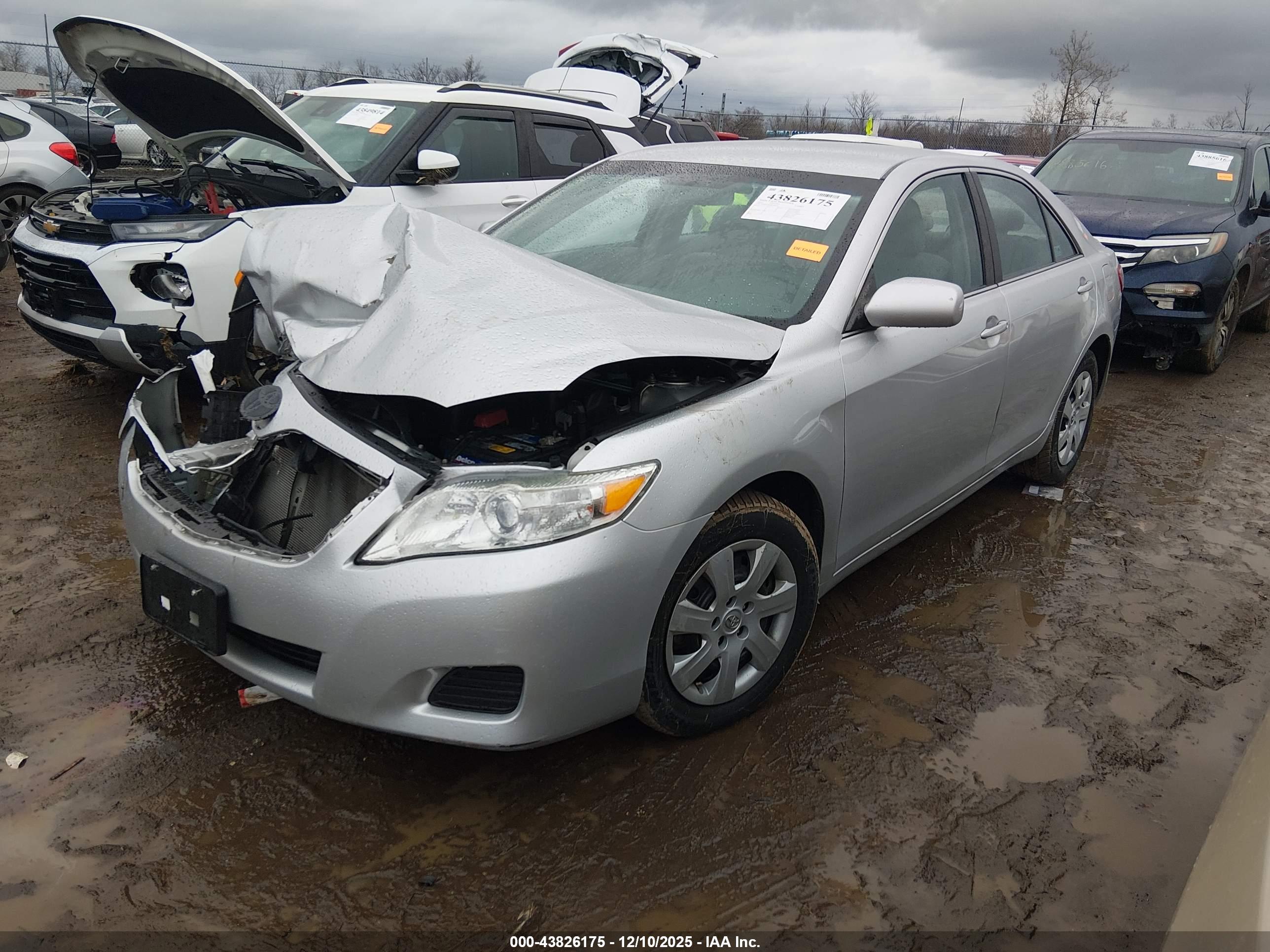 TOYOTA CAMRY image 2