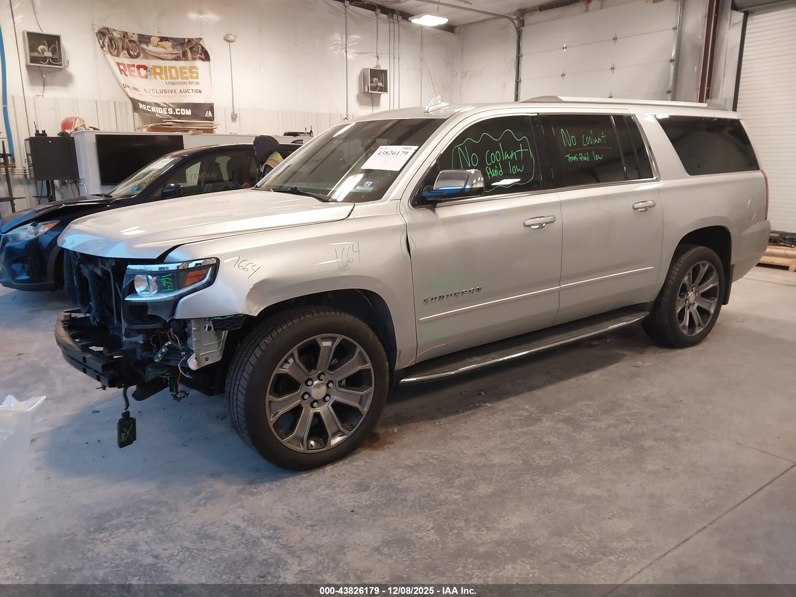 CHEVROLET SUBURBAN image 2