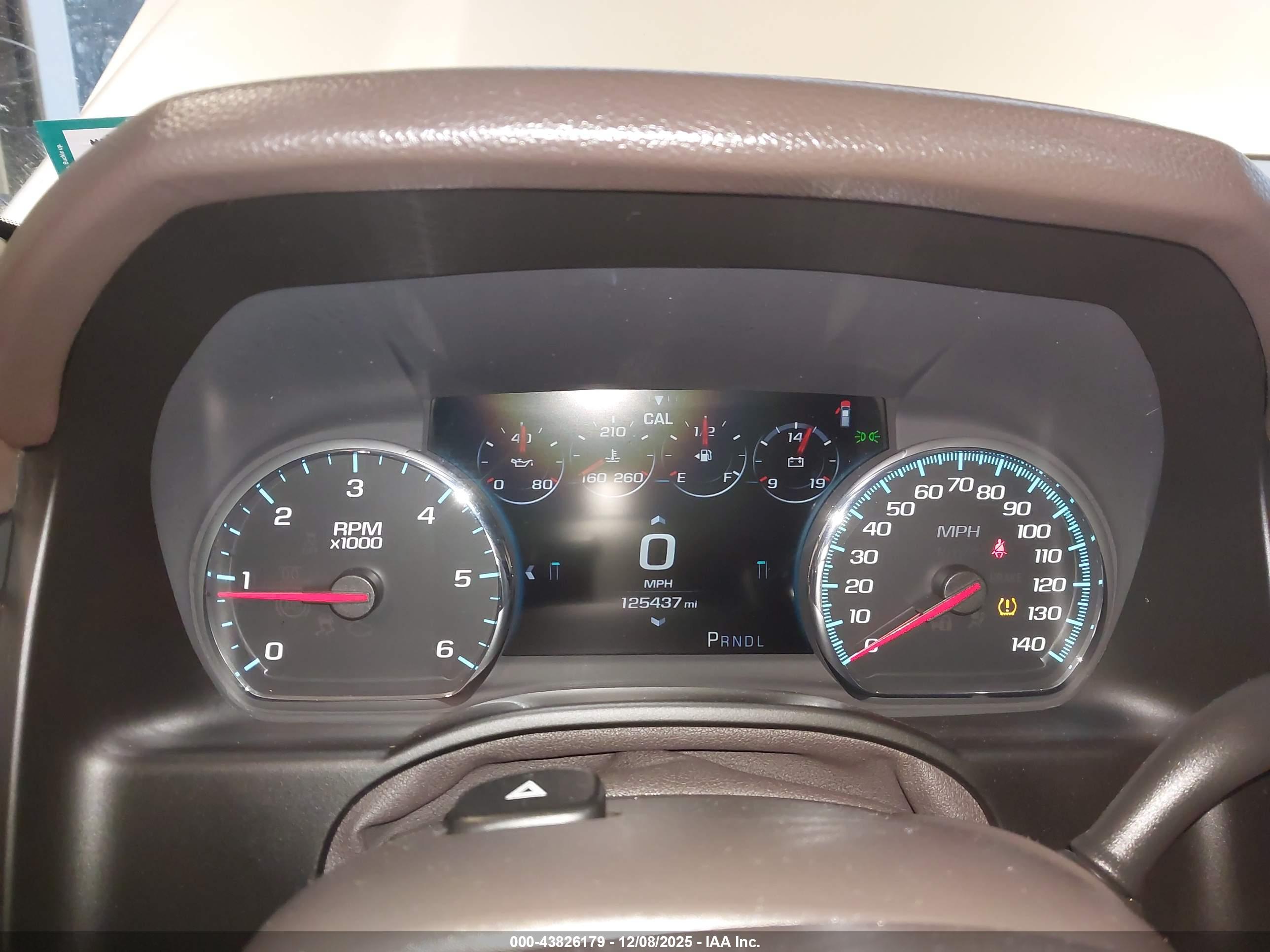 CHEVROLET SUBURBAN image 7