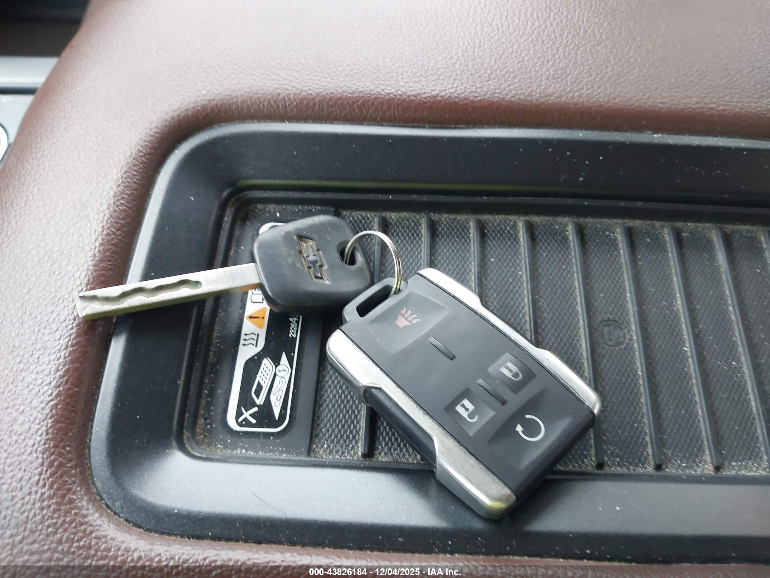 CHEVROLET SILVERADO image 11