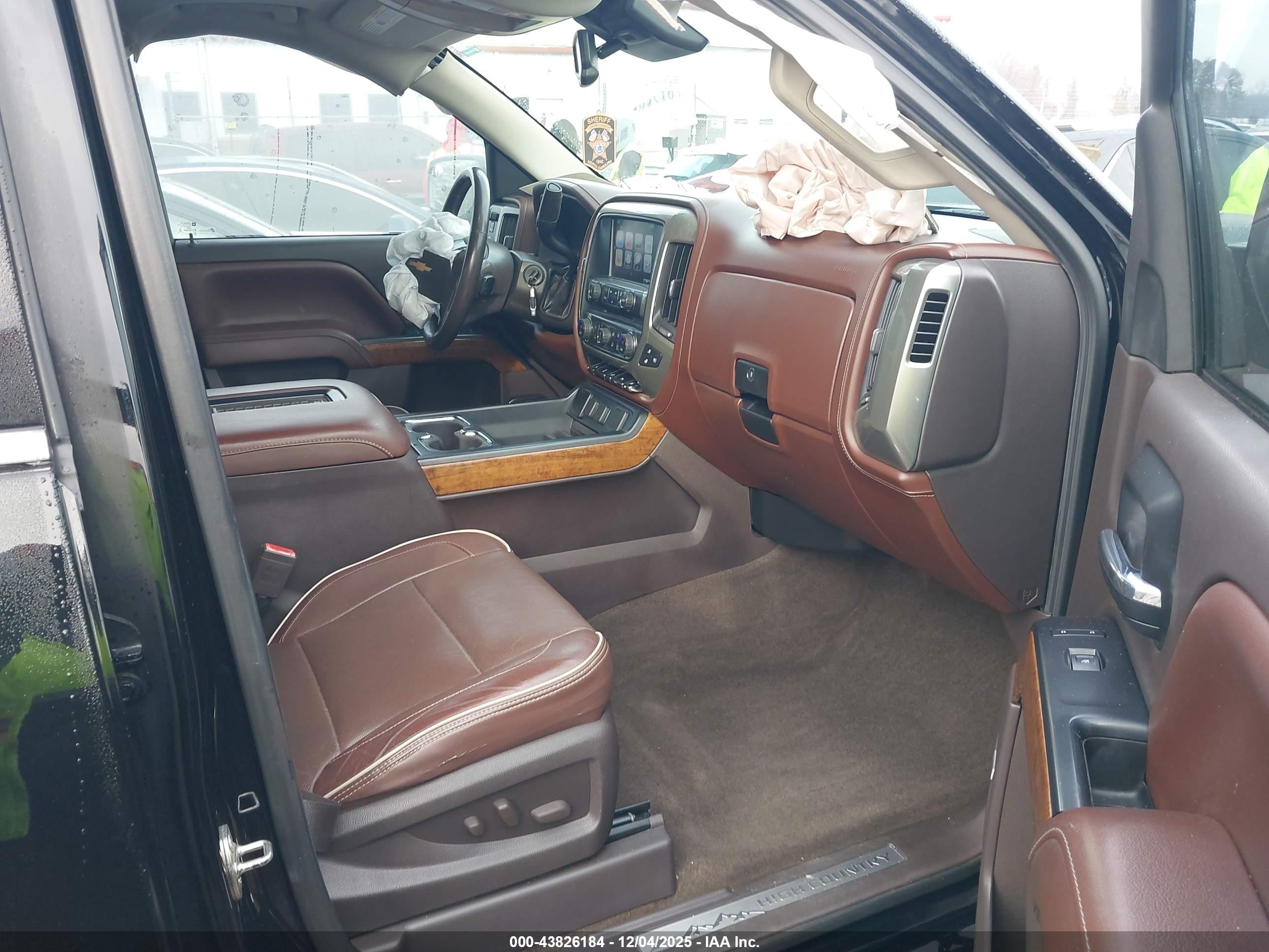 CHEVROLET SILVERADO image 5