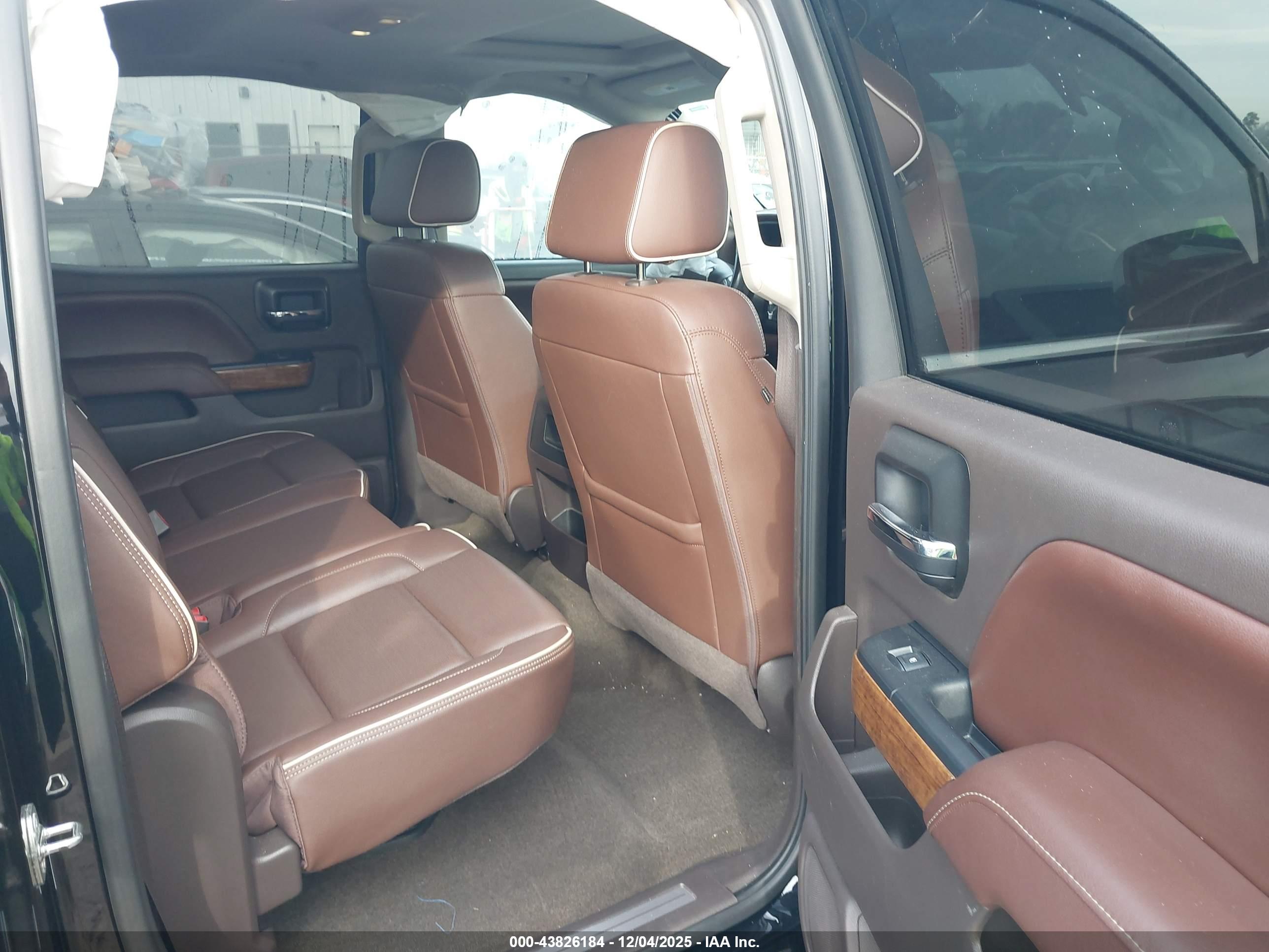 CHEVROLET SILVERADO image 8