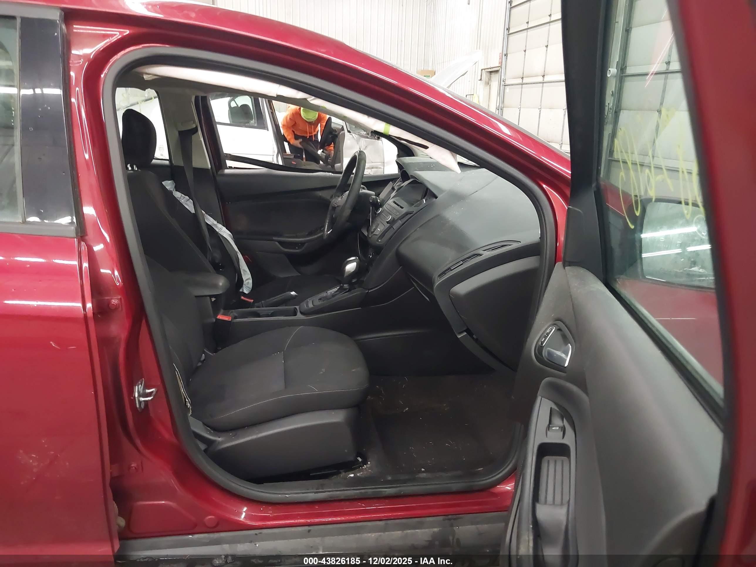 FORD FOCUS image 5