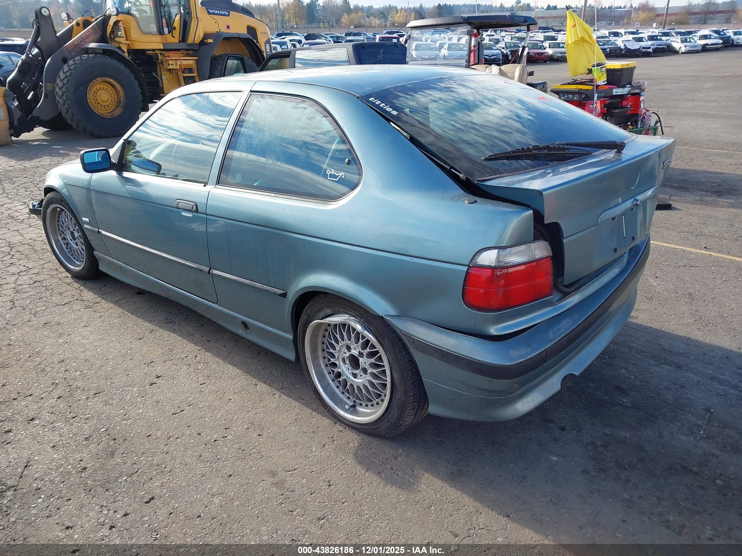 BMW 318TI image 3