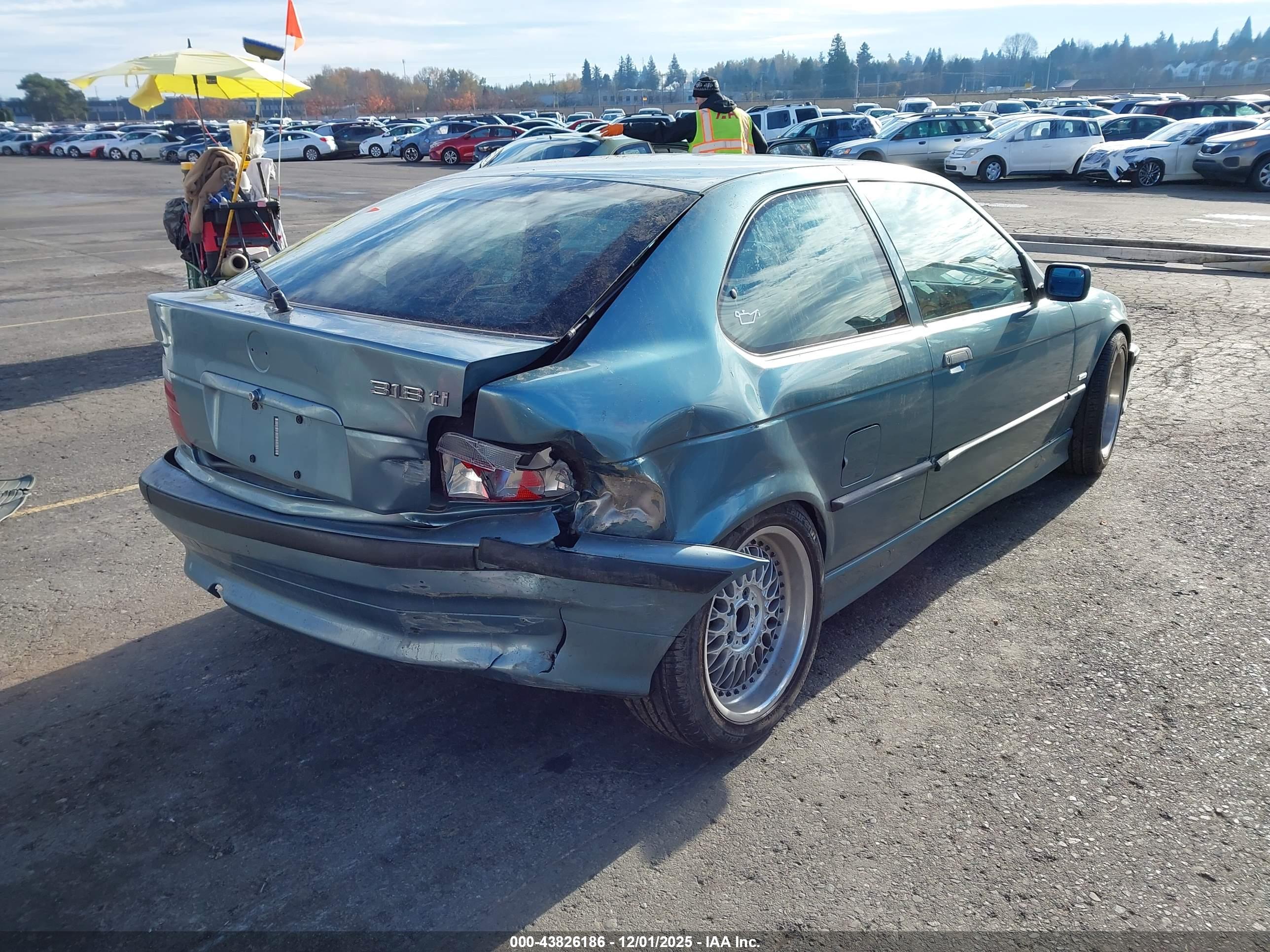 BMW 318TI image 4