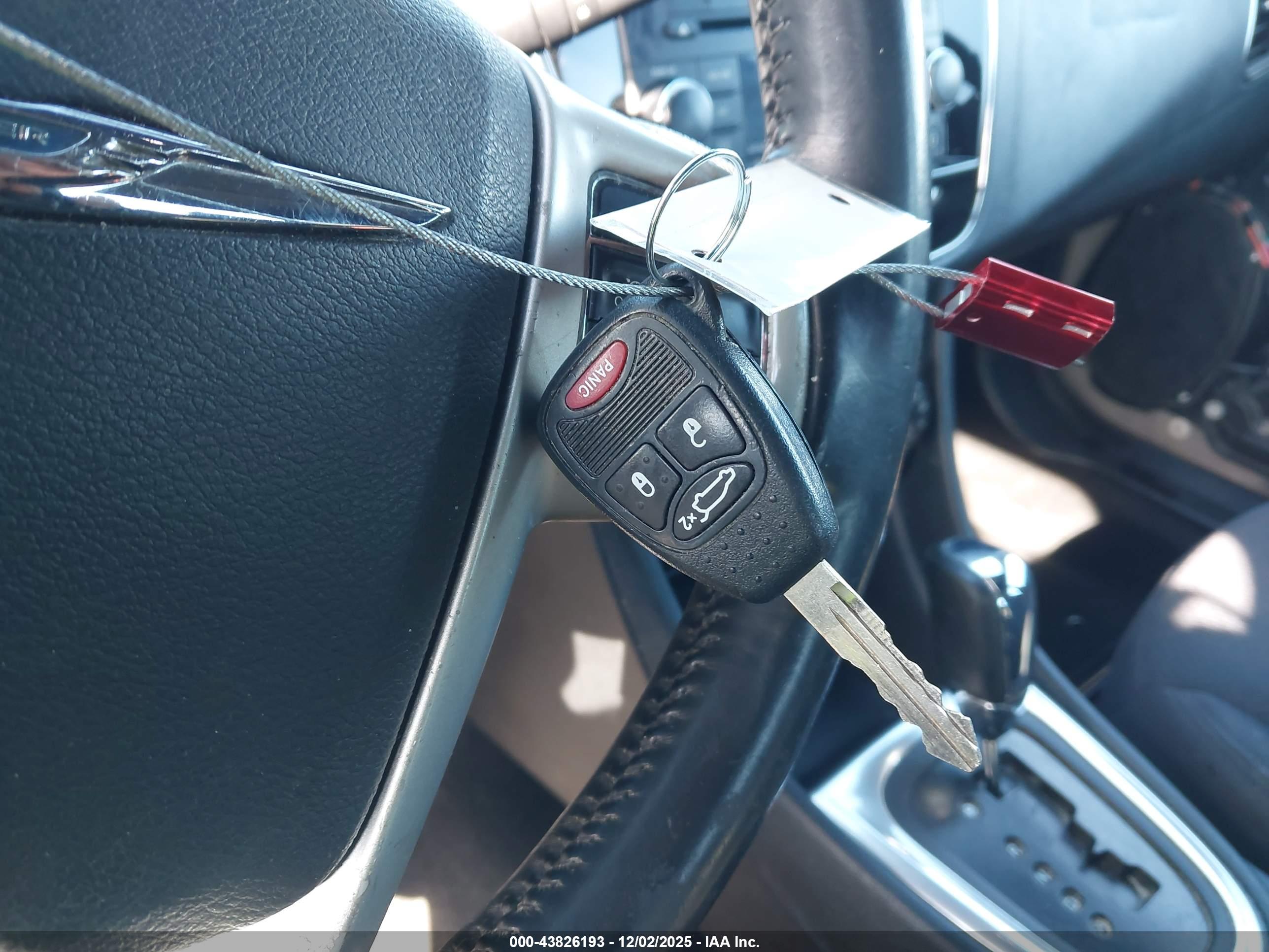 CHRYSLER 200 image 11