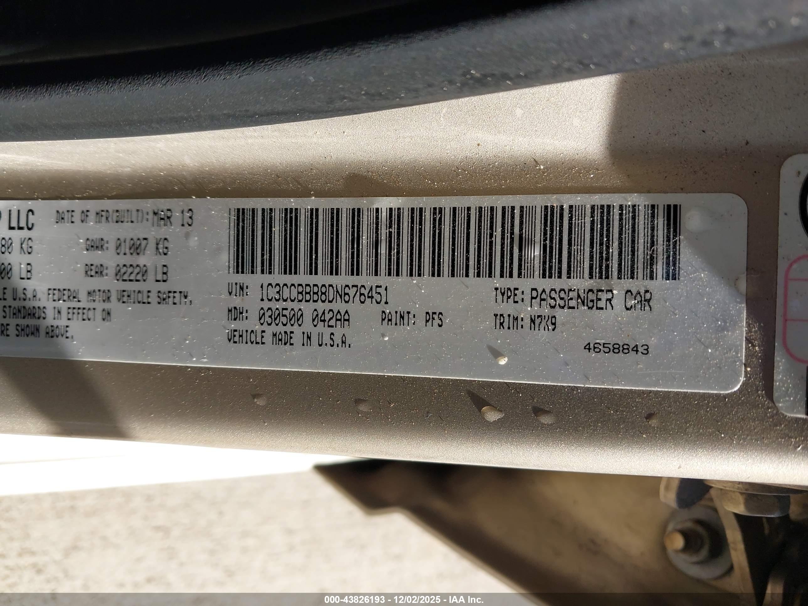 CHRYSLER 200 image 9
